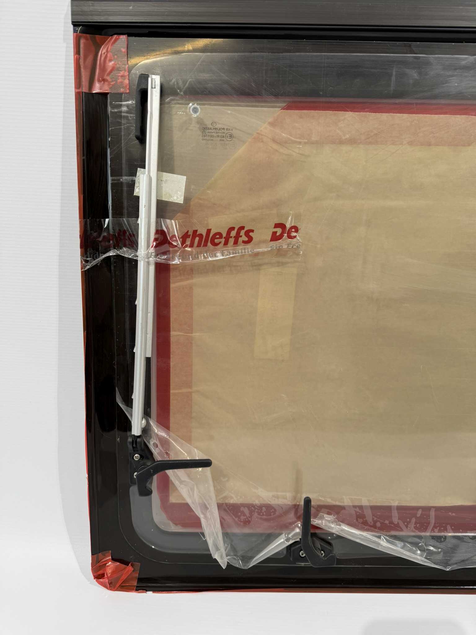 Dethleffs Ausstellscheibe Polyplastic ca. 970x600mm Roxite PMMA – Bild 7