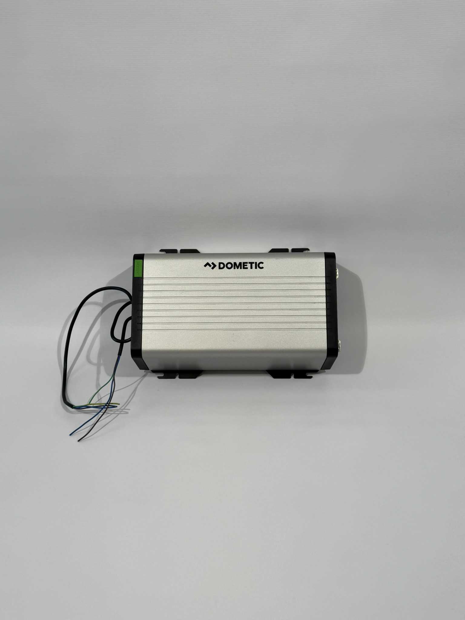 Dometic Sinus Wechselrichter DSP1812T