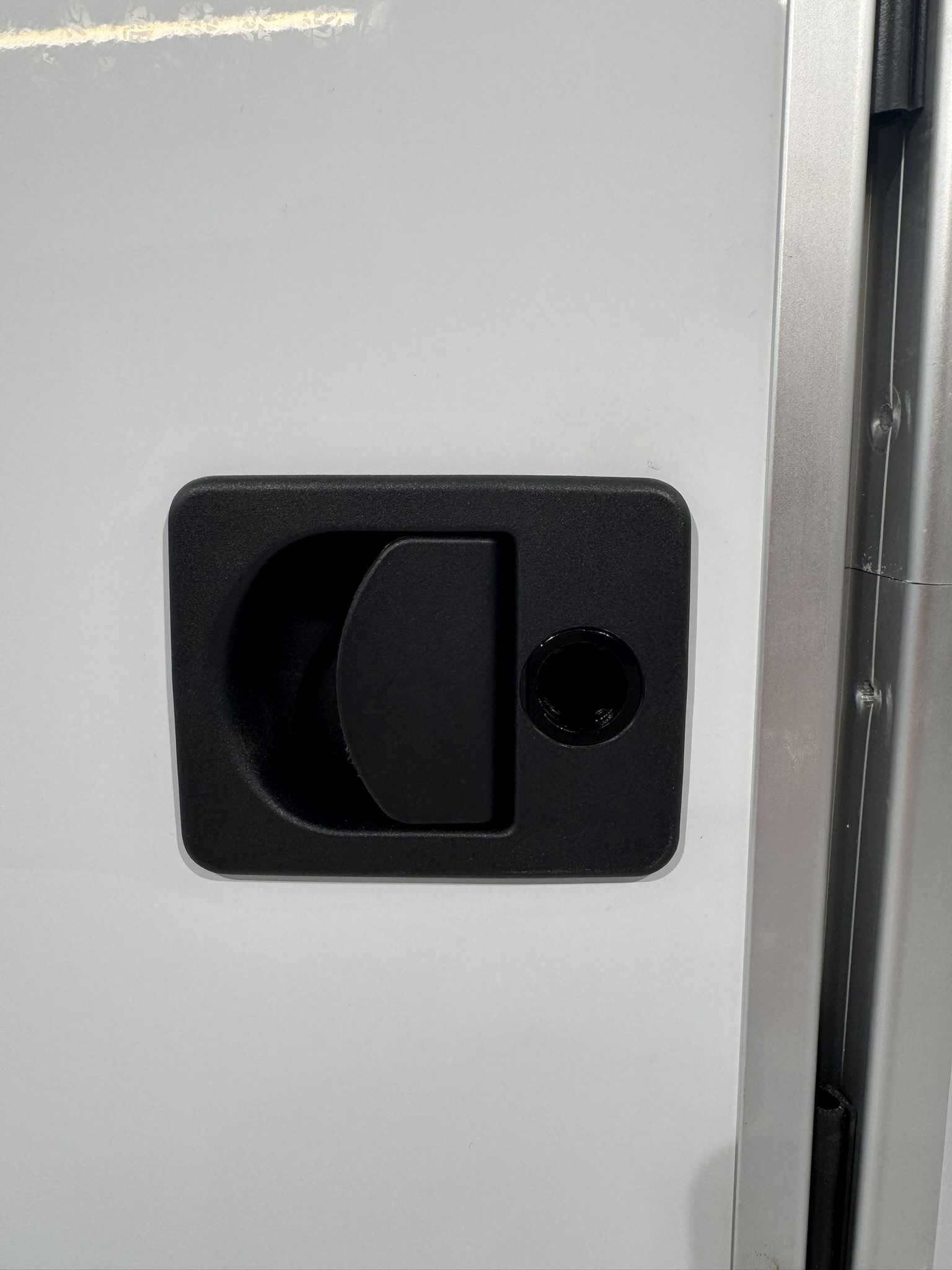 Stauraumklappe / Serviceklappe 550x310mm weiß/silber – Bild 6