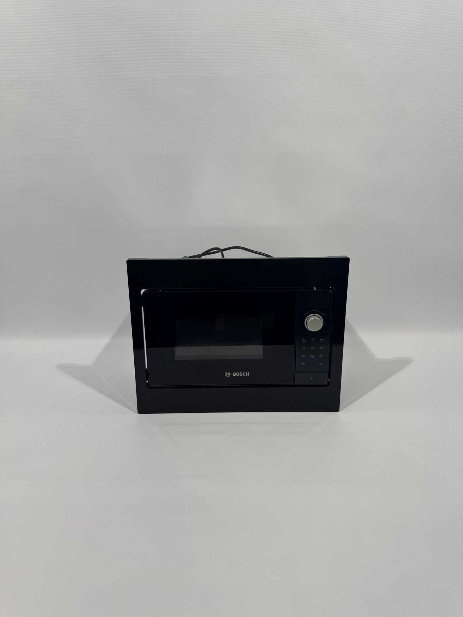 Bosch Einbau-Mikrowelle EM8P012HVB 60x38cm