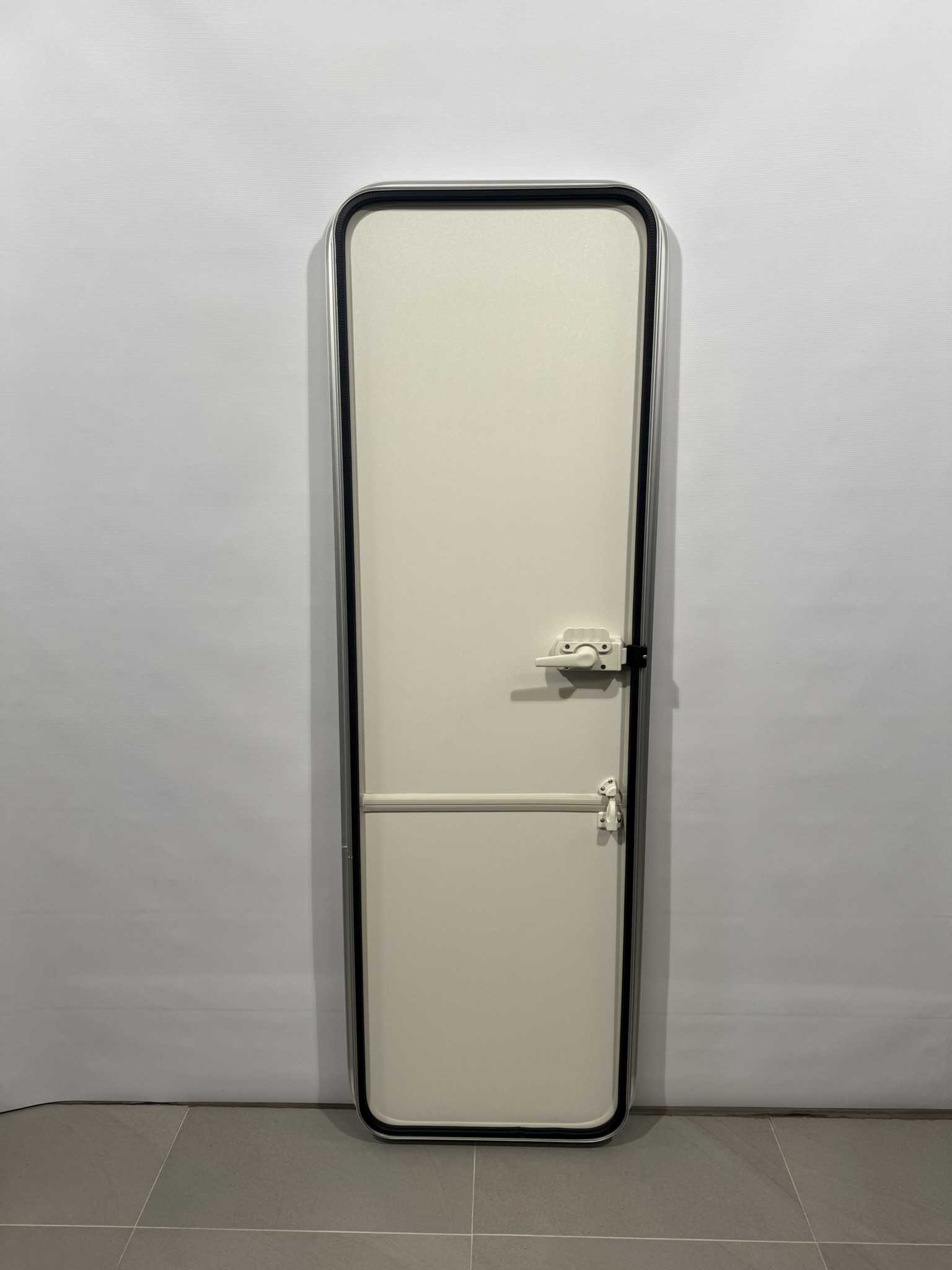 Hymer Aufbautür 2-teilig Hammerschlag 1750x545mm – Bild 5