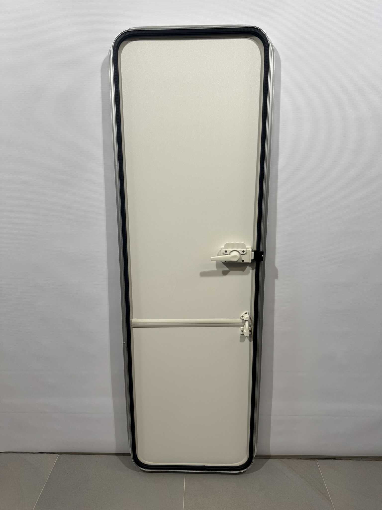 Hymer Aufbautür 2-teilig Hammerschlag 1750x545mm – Bild 6