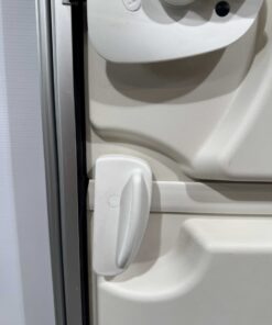 Hymer Aufbautür 1740x580mm weiß 2-teilig mit Fenster – Bild 10