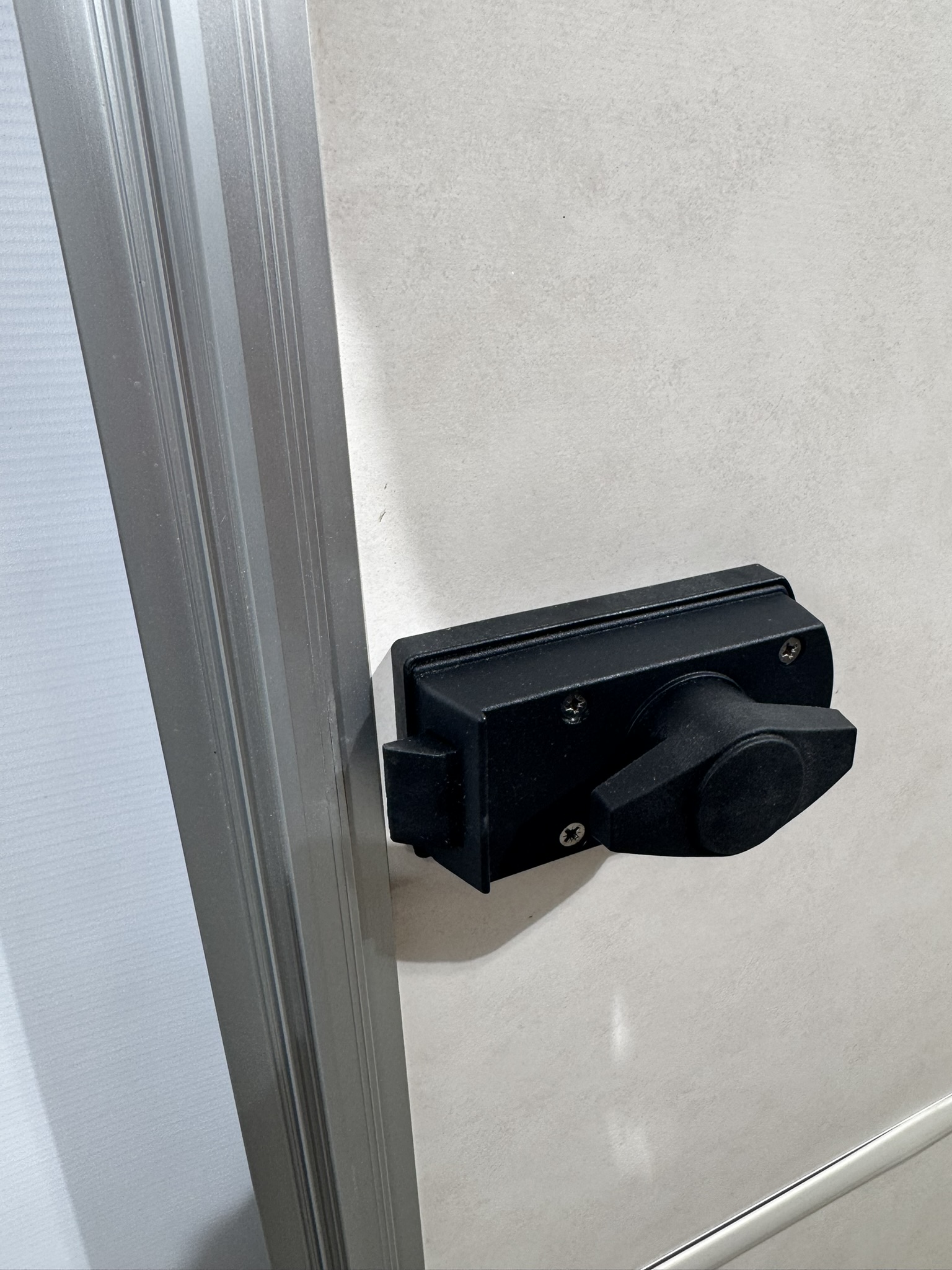 Hymer Aufbautür 1740x555mm weiß 2-teilig Hammerschlag – Bild 11