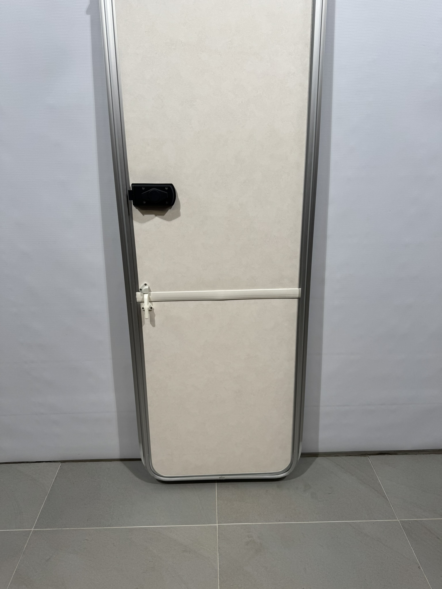 Hymer Aufbautür 1740x555mm weiß 2-teilig Hammerschlag – Bild 8