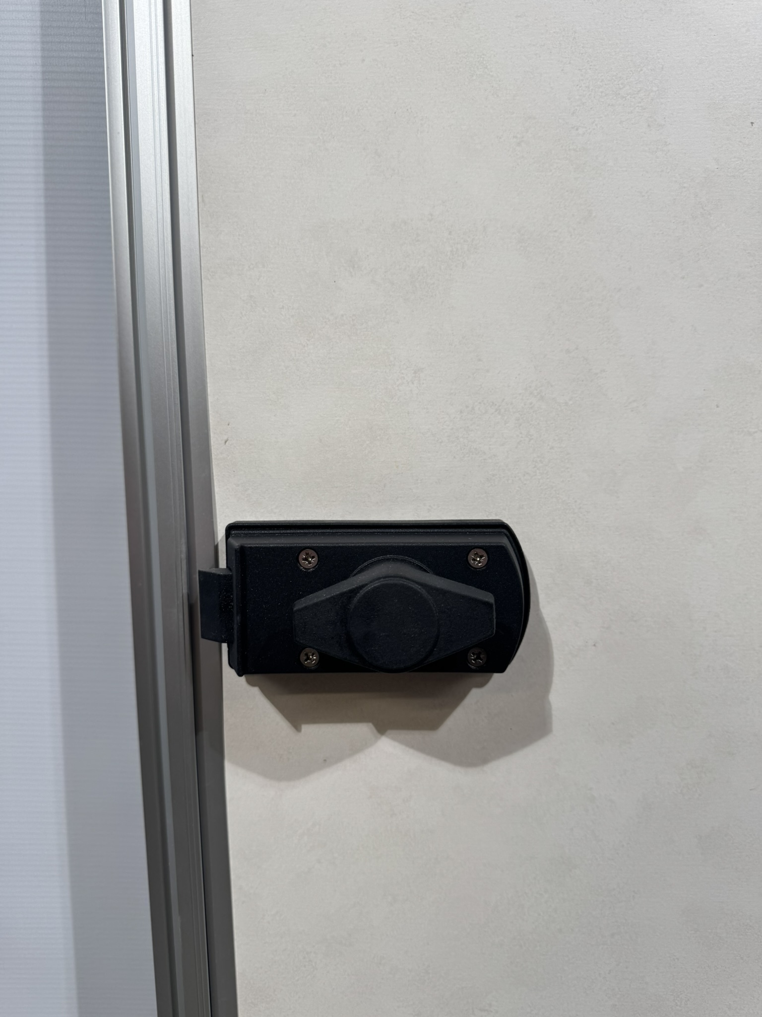 Hymer Aufbautür 1740x555mm weiß 2-teilig Hammerschlag – Bild 10
