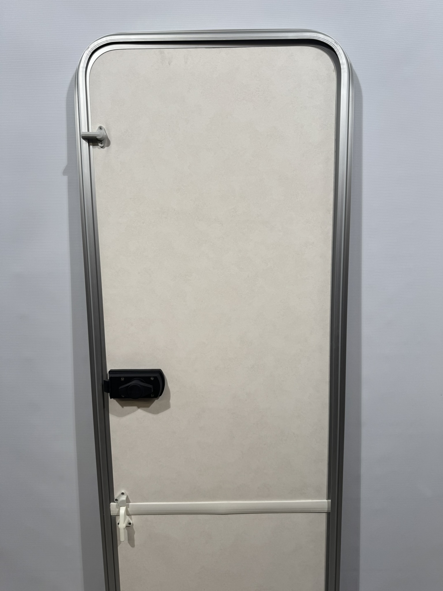 Hymer Aufbautür 1740x555mm weiß 2-teilig Hammerschlag – Bild 7
