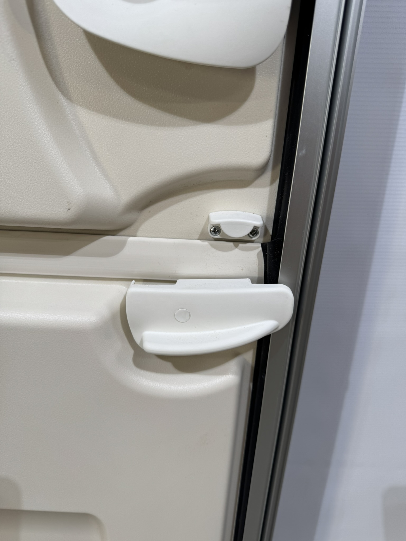 Hymer Aufbautür 2-teilig mit Fenster 1740x580mm – Bild 12