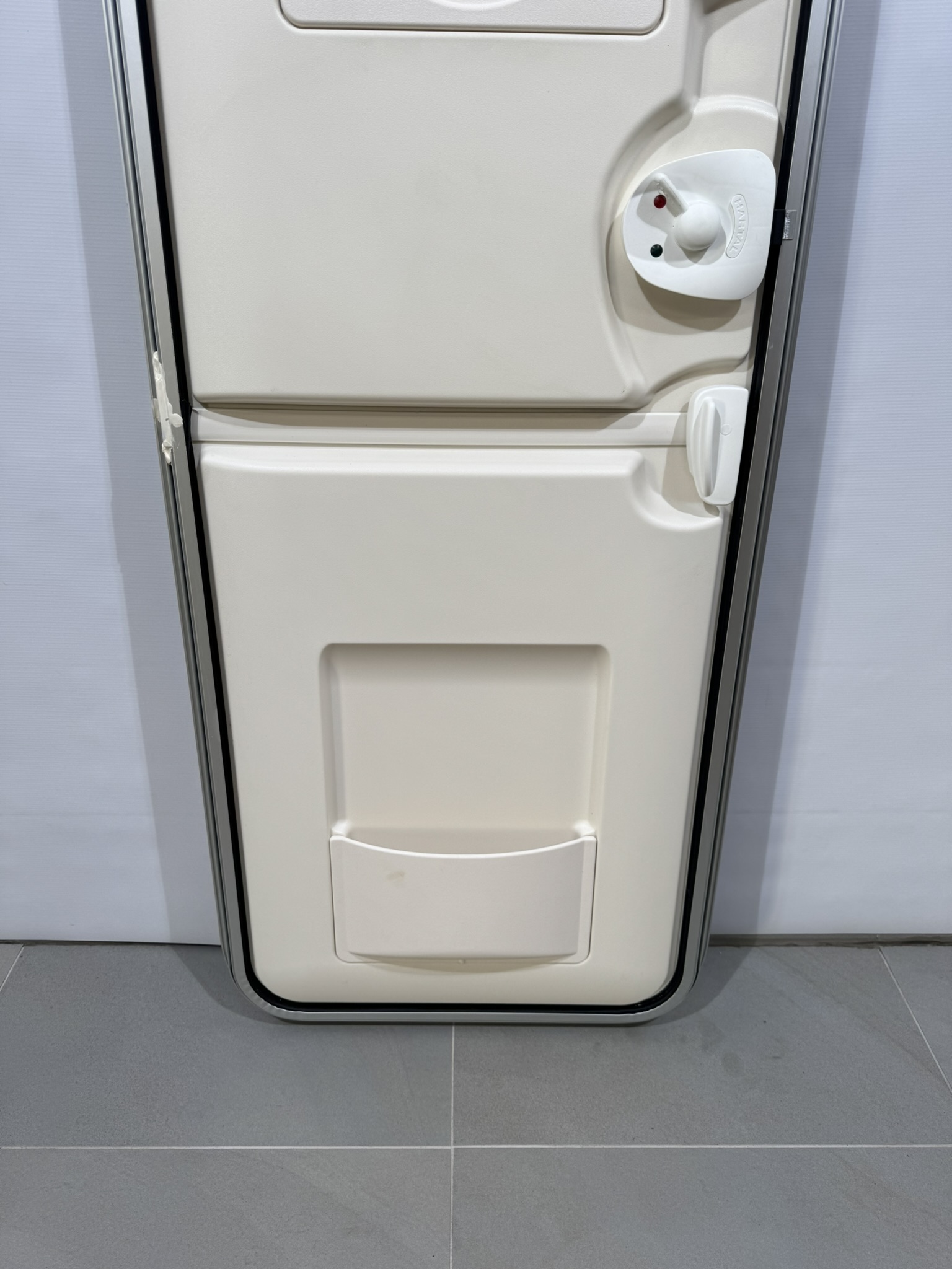 Hymer Aufbautür 2-teilig mit Fenster 1740x580mm – Bild 13