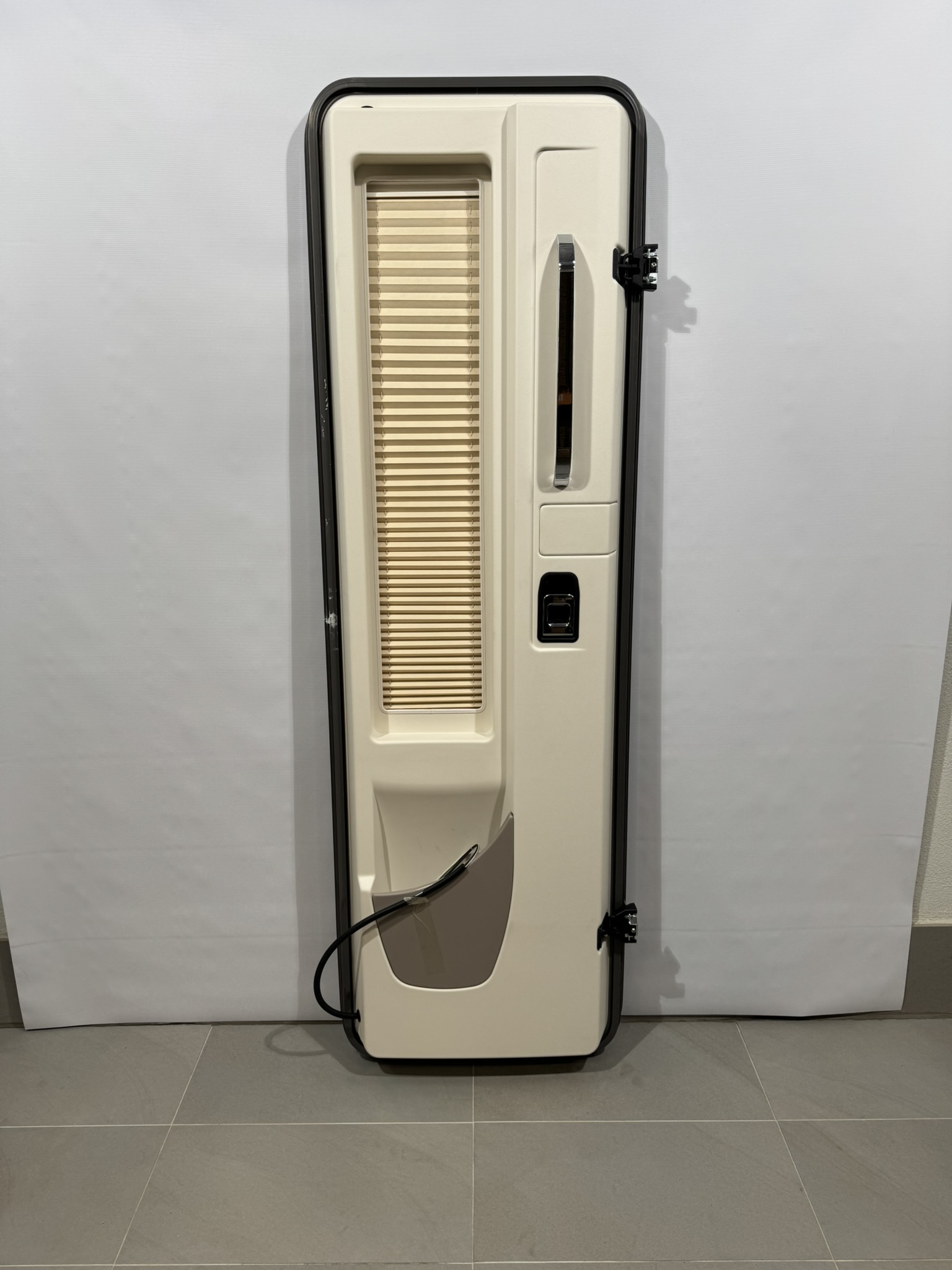 Hymer Aufbautür mit Fenster 1920x600mm – Bild 4