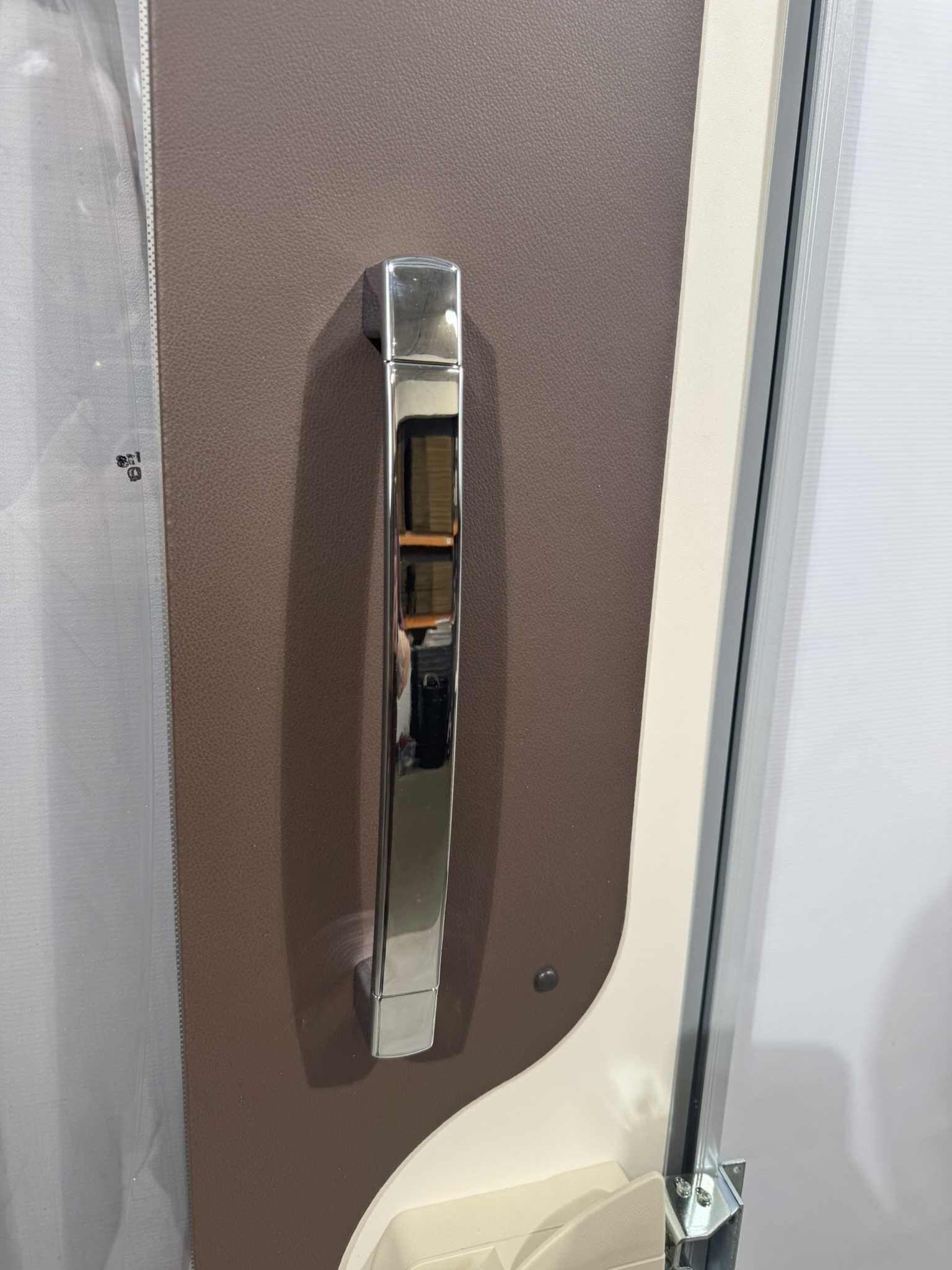 Hymer Aufbautür grau mit Fenster 1920x600mm – Bild 7