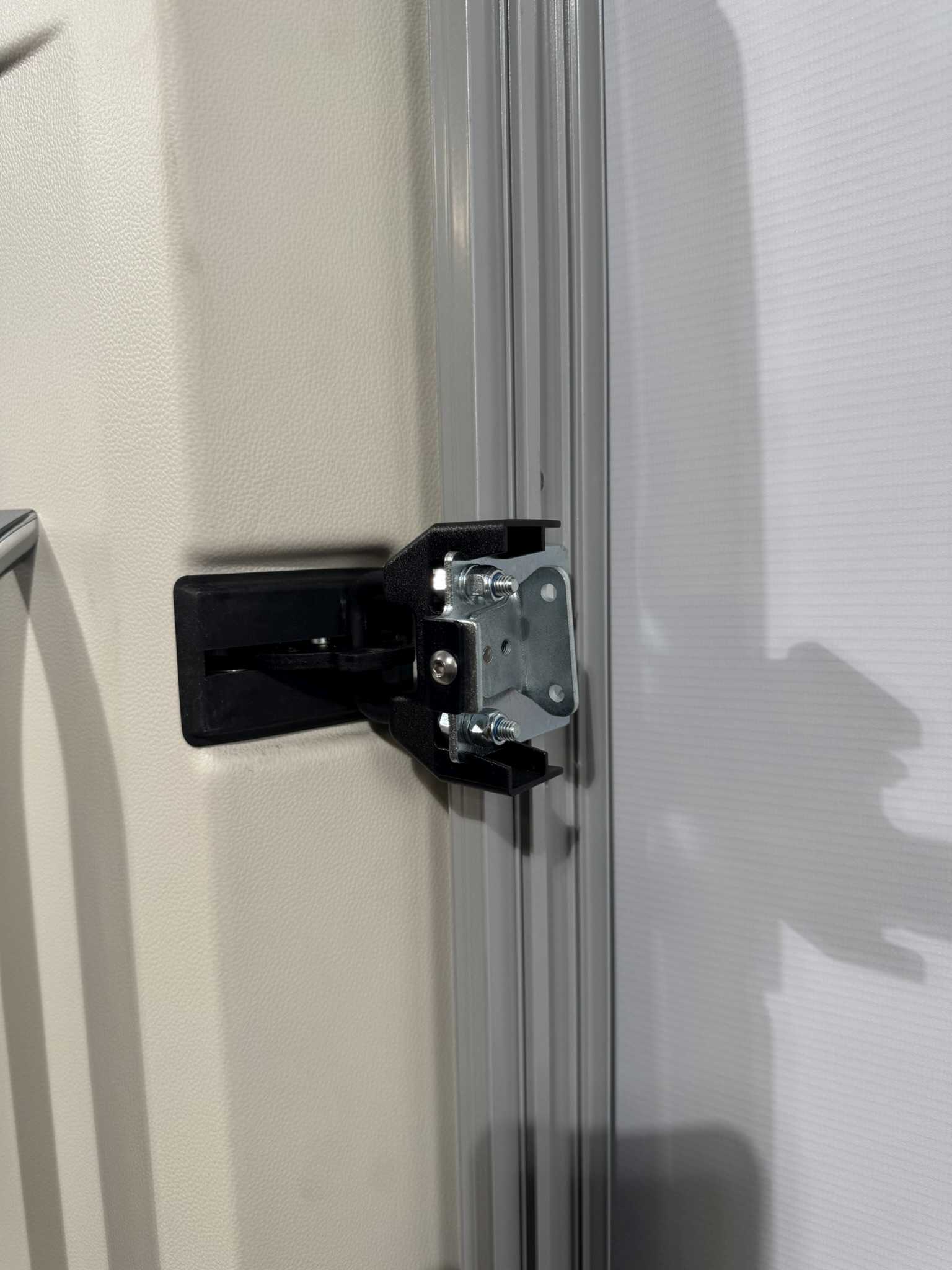 Hymer Aufbautür weiß mit Fenster 1920x700mm – Bild 14