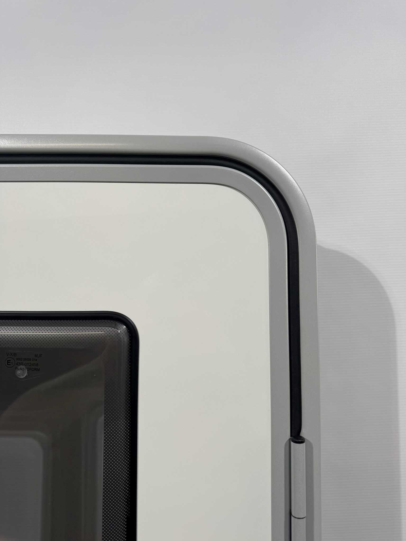 Hymer Aufbautür weiß mit Fenster 1920x700mm – Bild 4