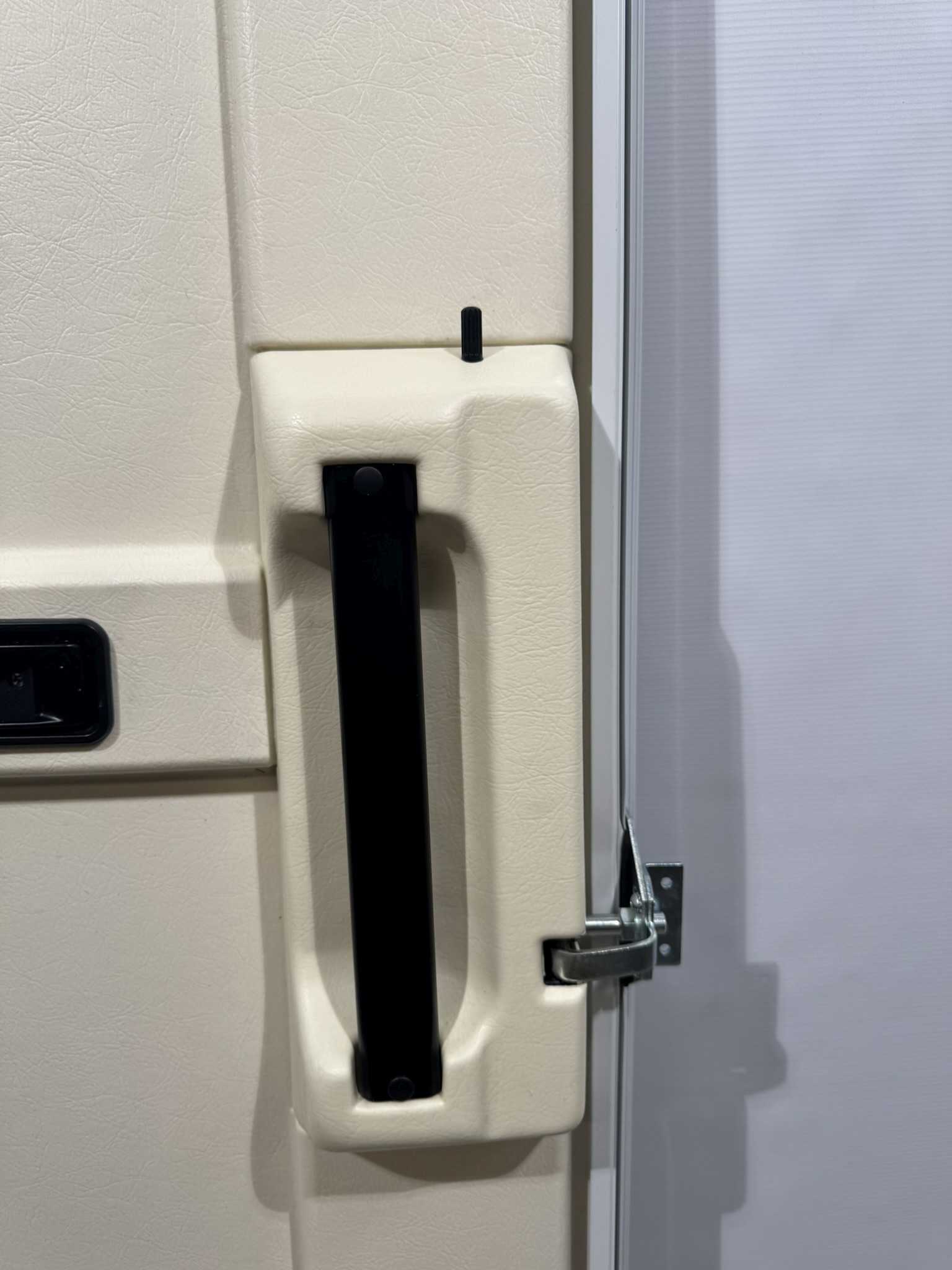 Hymer Aufbautür weiß glatt 1731x600mm – Bild 9