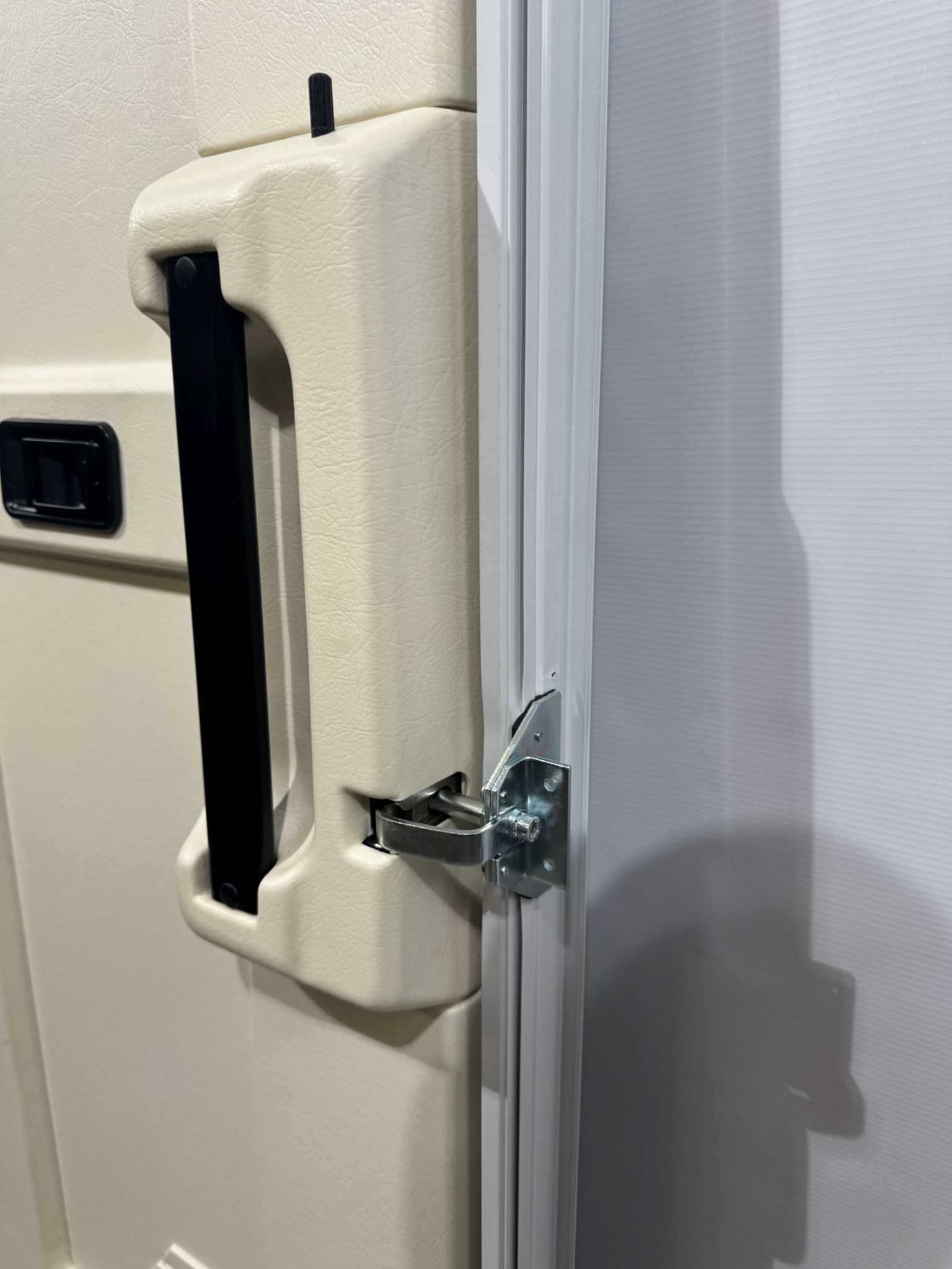 Hymer Aufbautür weiß glatt 1731x600mm – Bild 10
