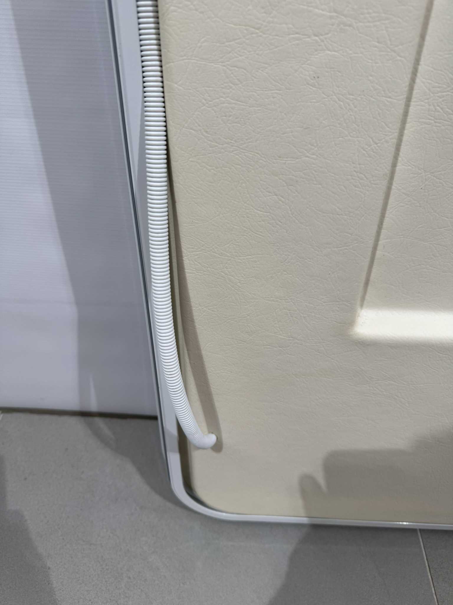 Hymer Aufbautür weiß glatt 1731x600mm – Bild 7