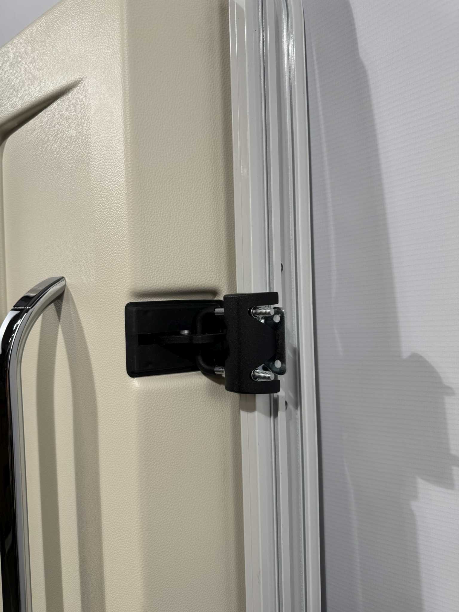 Hymer Aufbautür weiß mit Fenster 1920 x 700mm – Bild 11