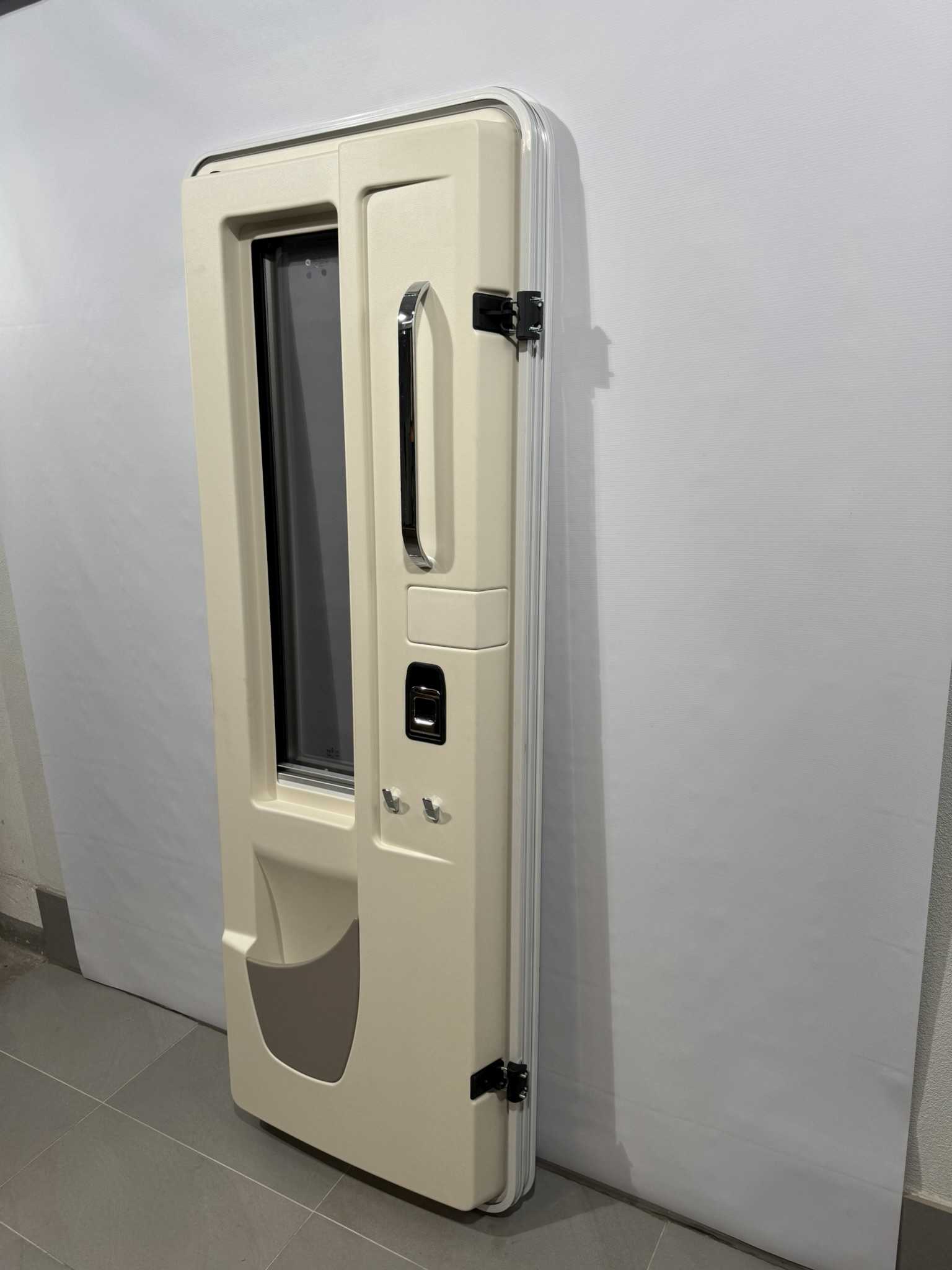 Hymer Aufbautür weiß mit Fenster 1920 x 700mm – Bild 7