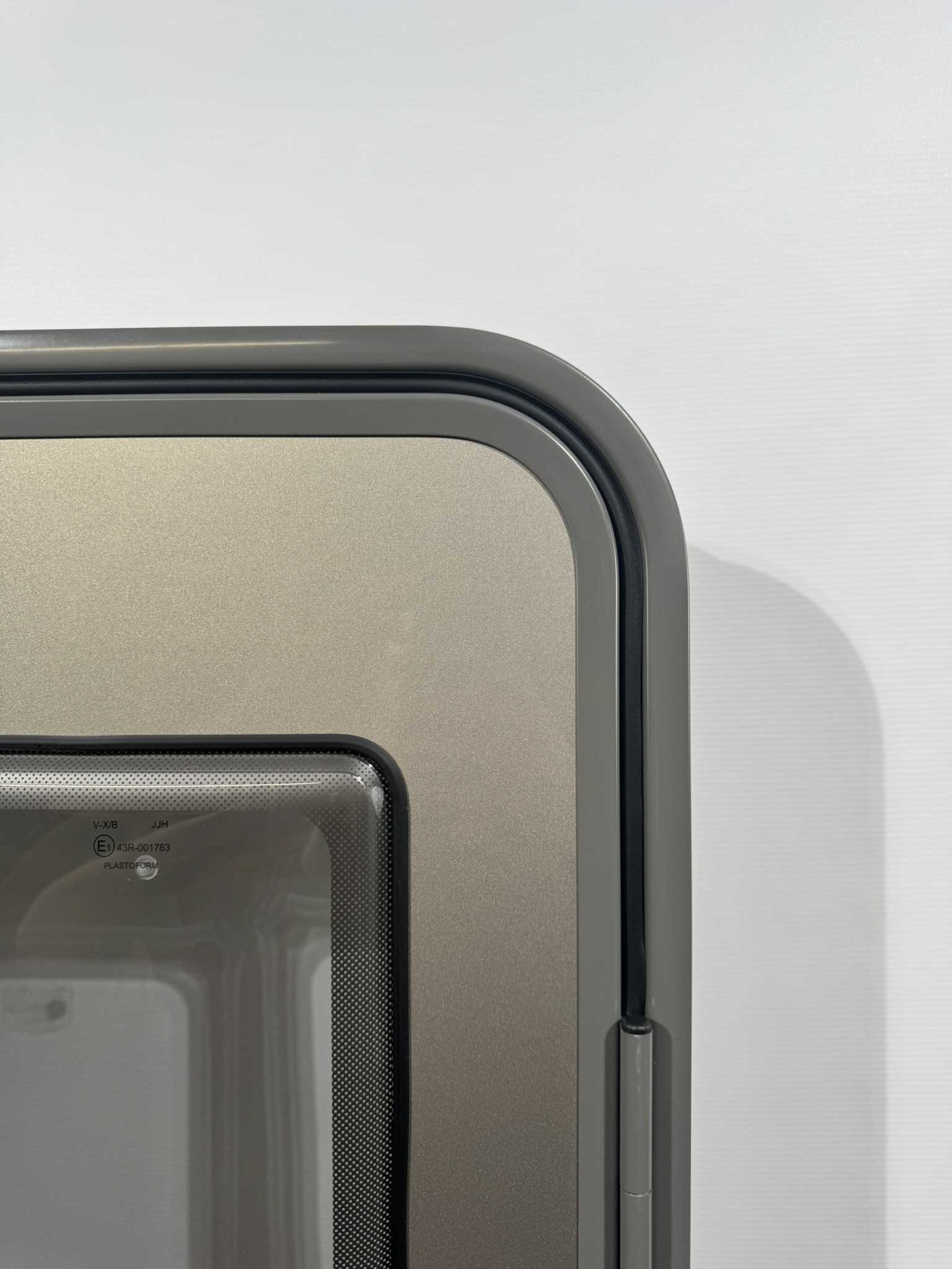 Hymer Aufbautür Wohnmobil mit Fenster 1920x600mm – Bild 4