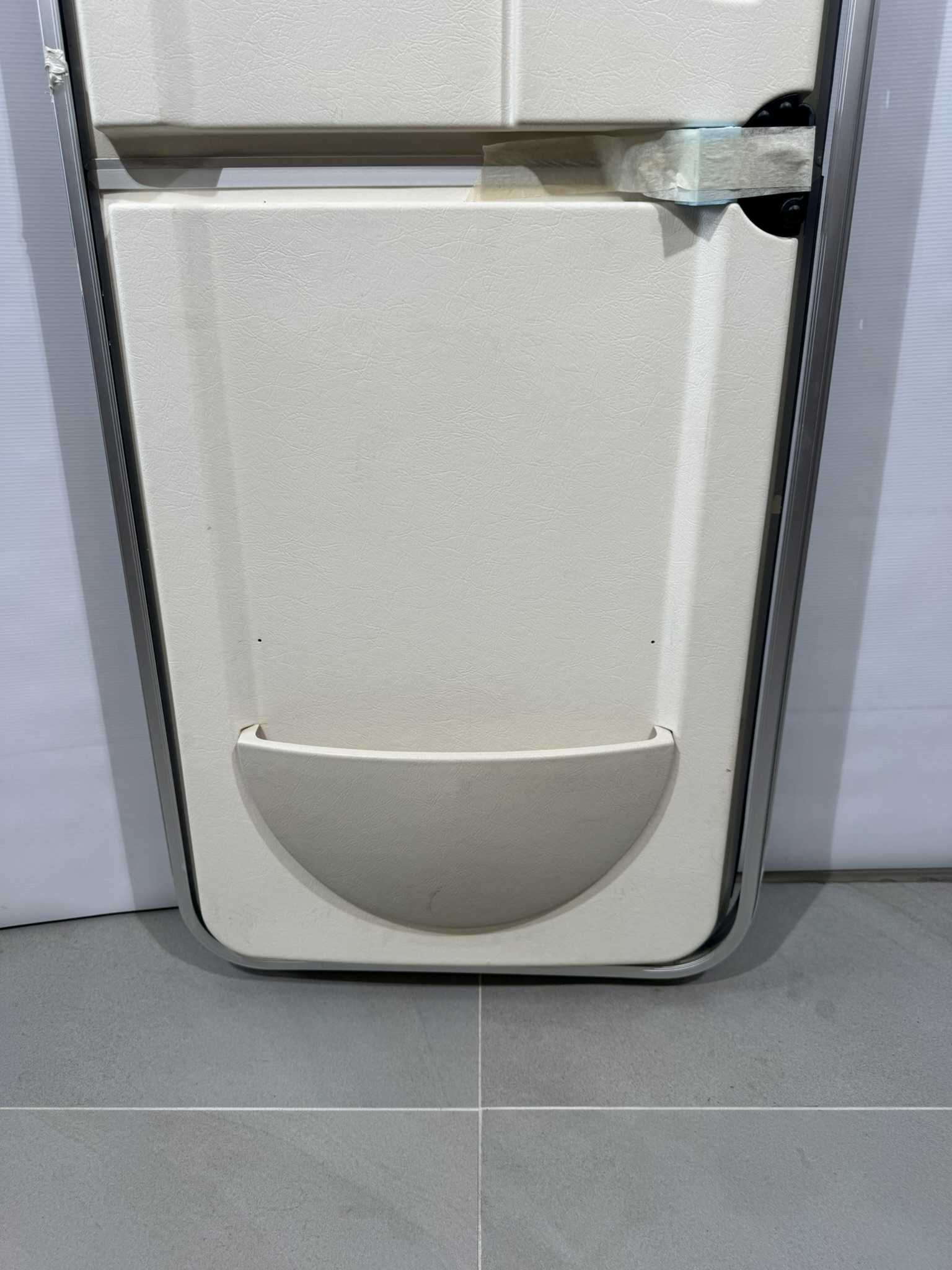Hymer Aufbautür 2-teilig Hammerschlag 1740x580mm – Bild 9