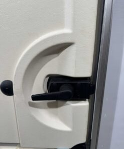 Hymer Aufbautür 2-teilig Hammerschlag 1740x580mm – Bild 7