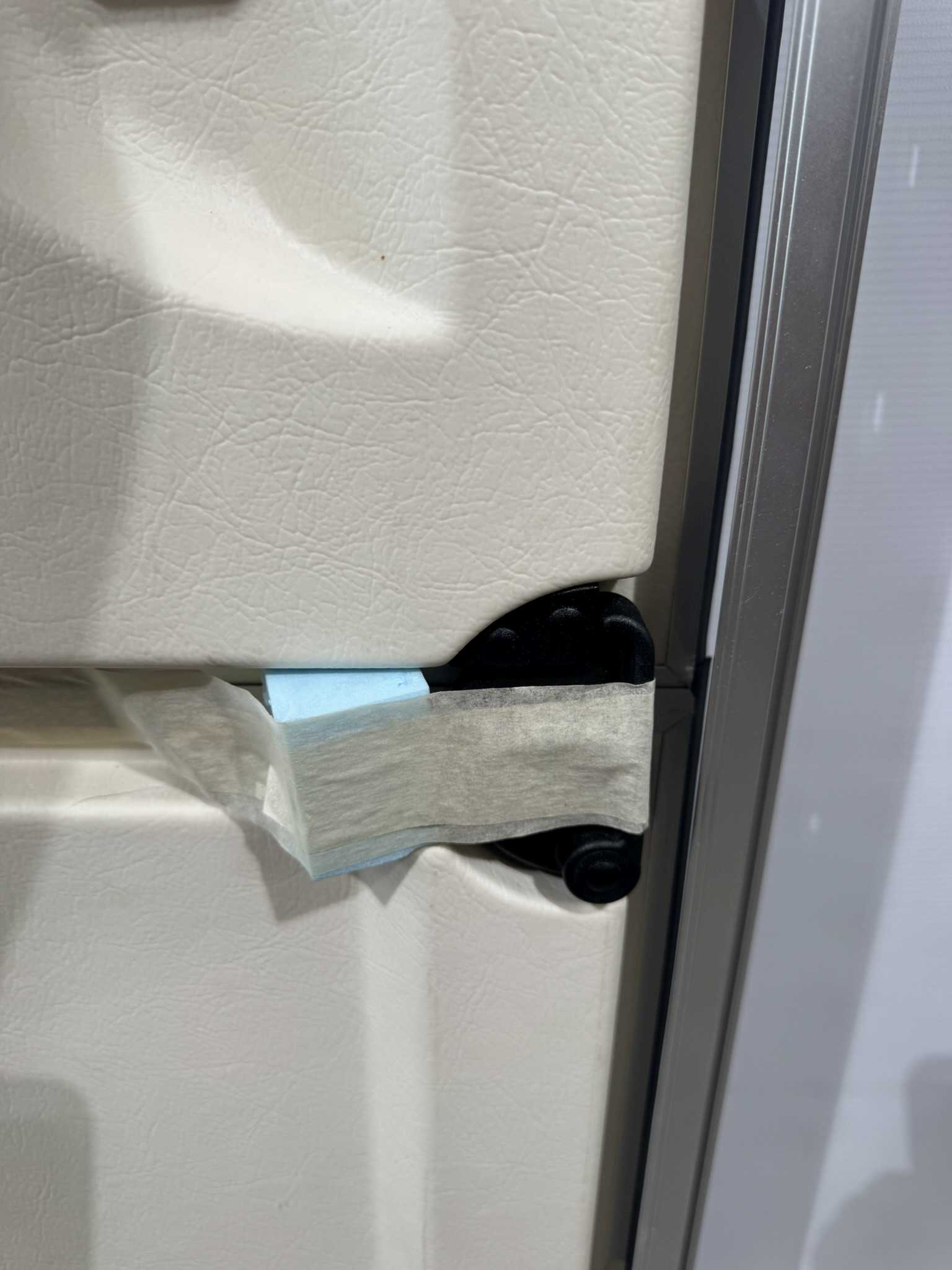 Hymer Aufbautür 2-teilig Hammerschlag 1740x580mm – Bild 8