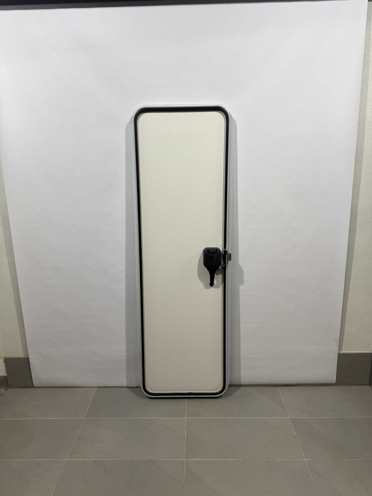 Hymer Aufbautür weiß / silber 1740x545mm – Bild 9