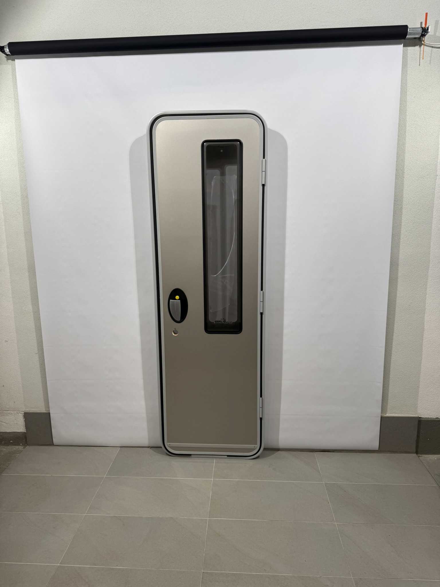 Hymer Aufbautür Wohnmobil grau / silber 1920x600mm