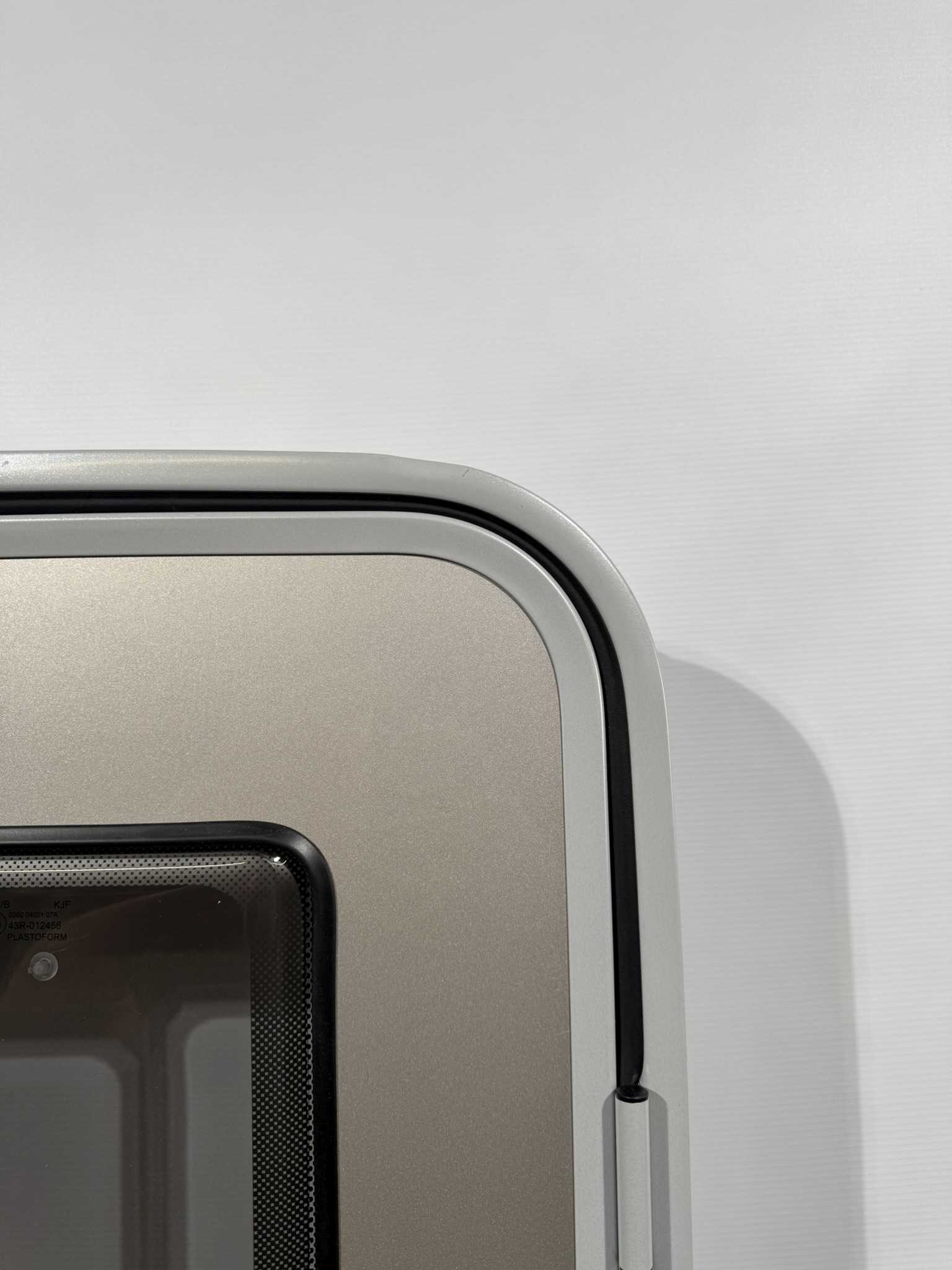 Hymer Aufbautür Wohnmobil grau / silber 1920x600mm – Bild 3