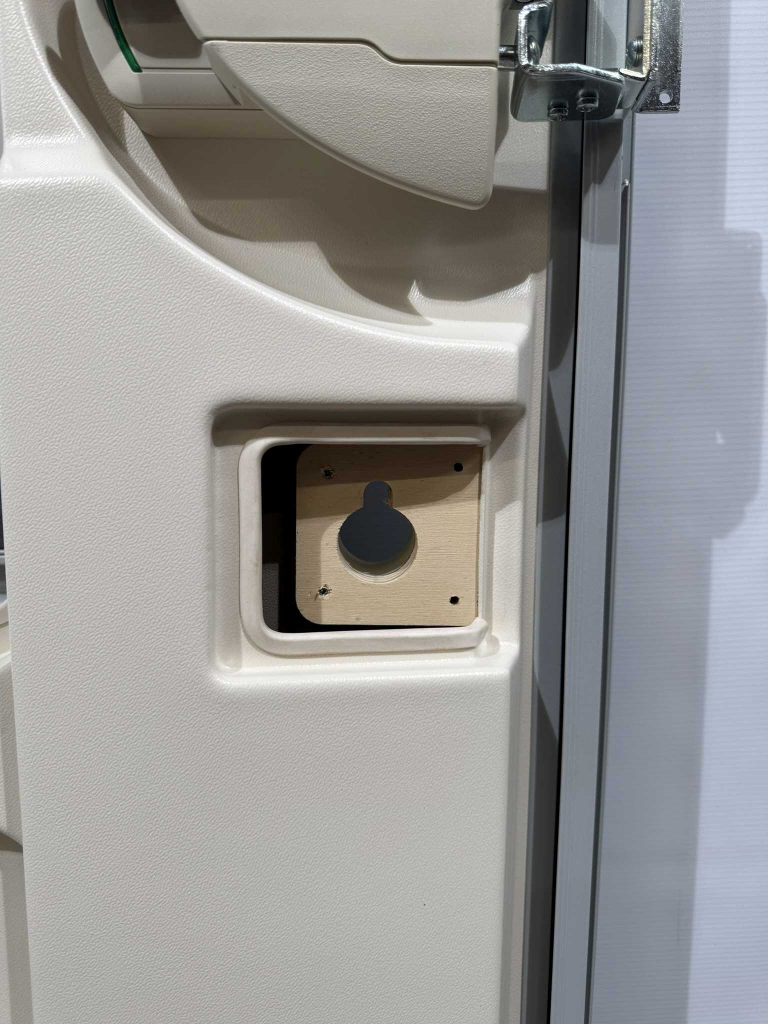 Hymer Aufbautür grau/silber mit Fenster 1731x545mm – Bild 13