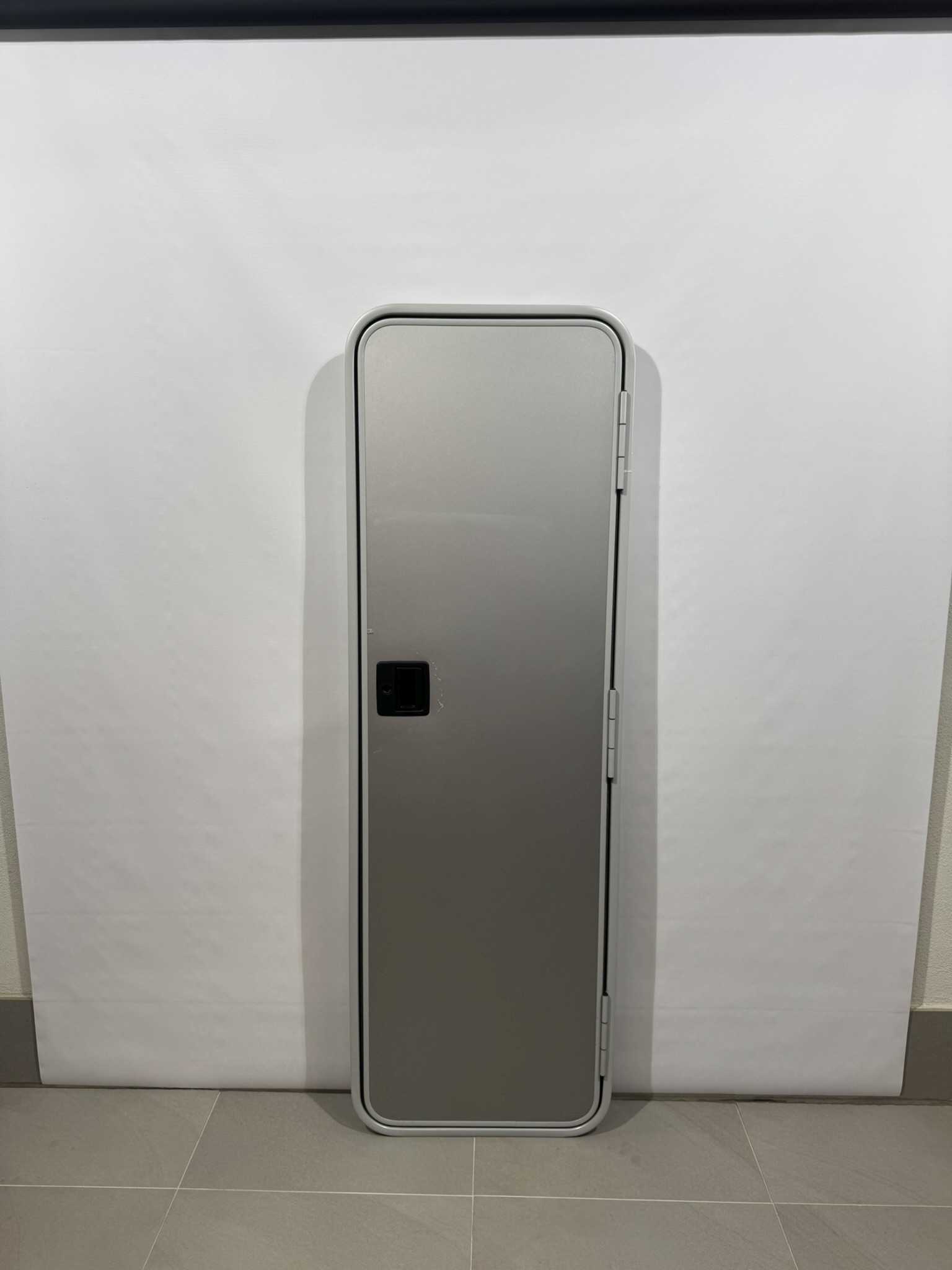 Hymer Aufbautür grau/silber mit Fliegengitter 1731x545mm – Bild 2