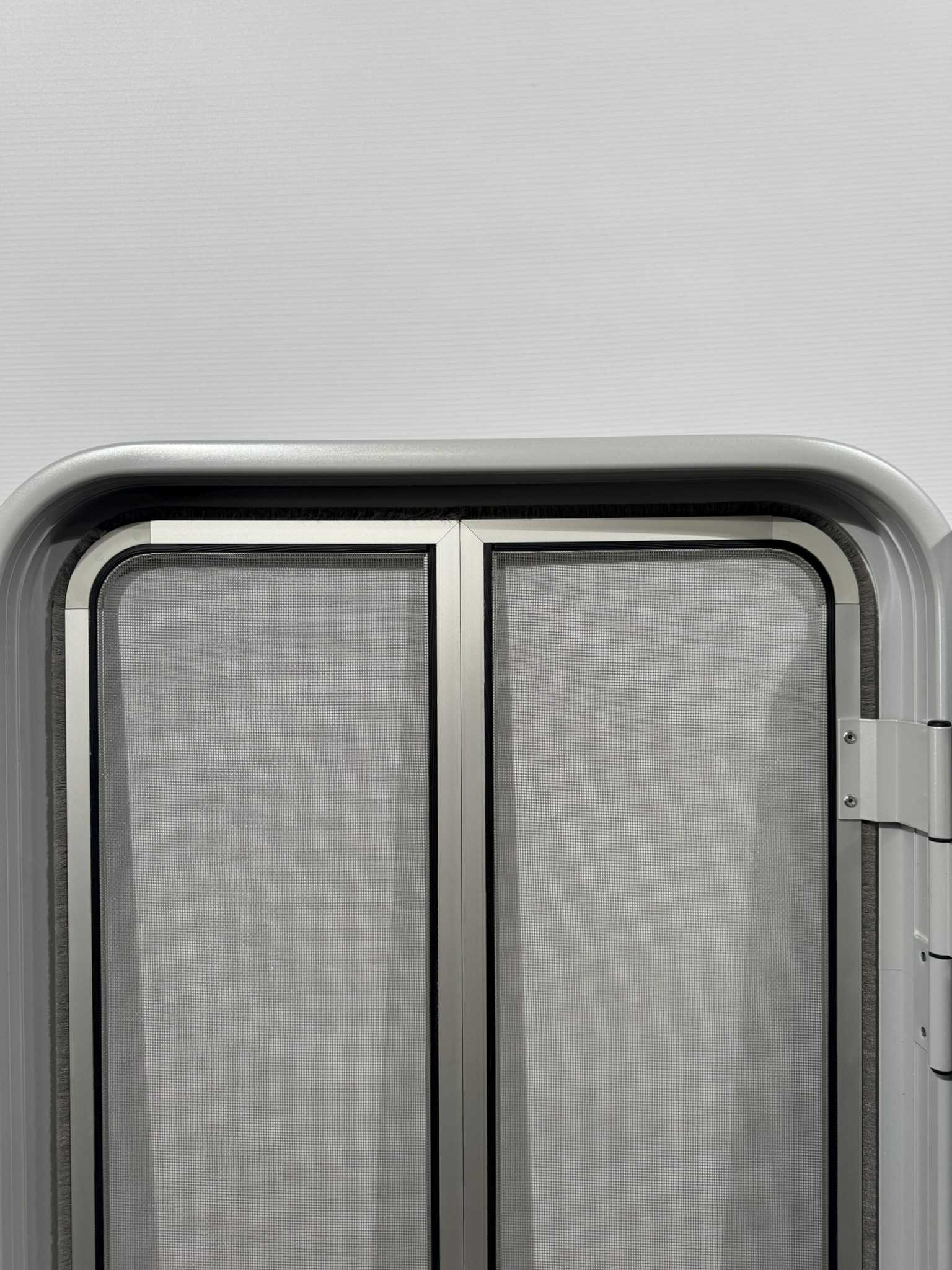 Hymer Aufbautür grau/silber mit Fliegengitter 1731x545mm – Bild 7