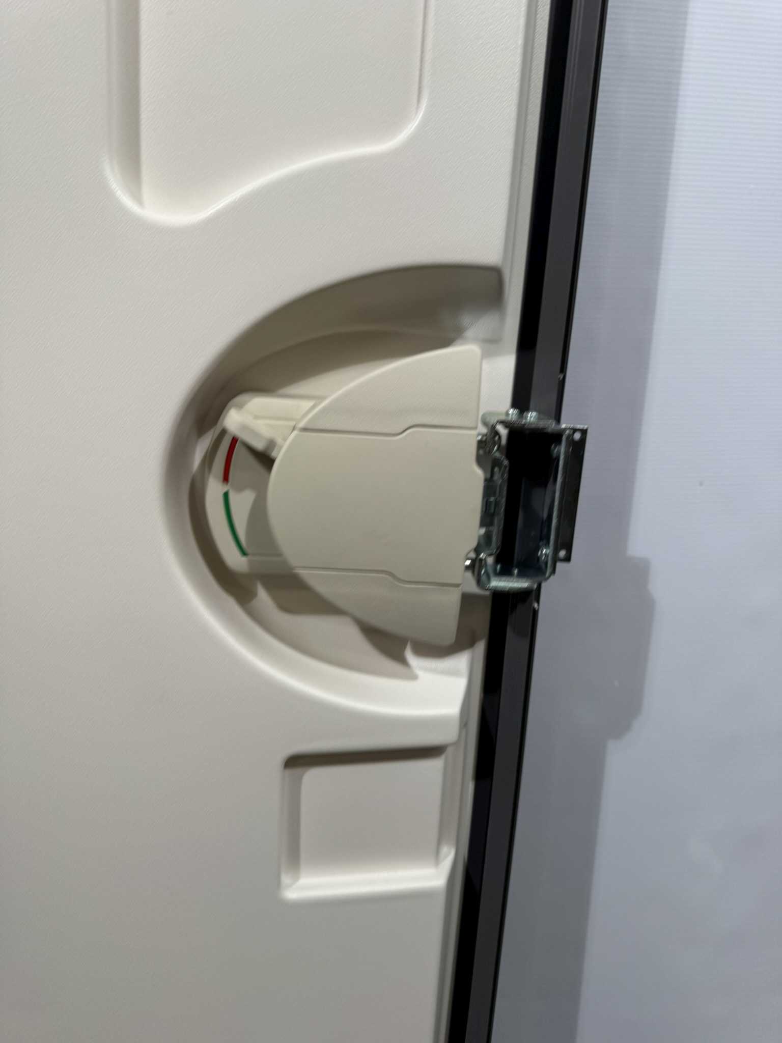 Hymer Aufbautür champagner 1920x700mm mit Fenster – Bild 11
