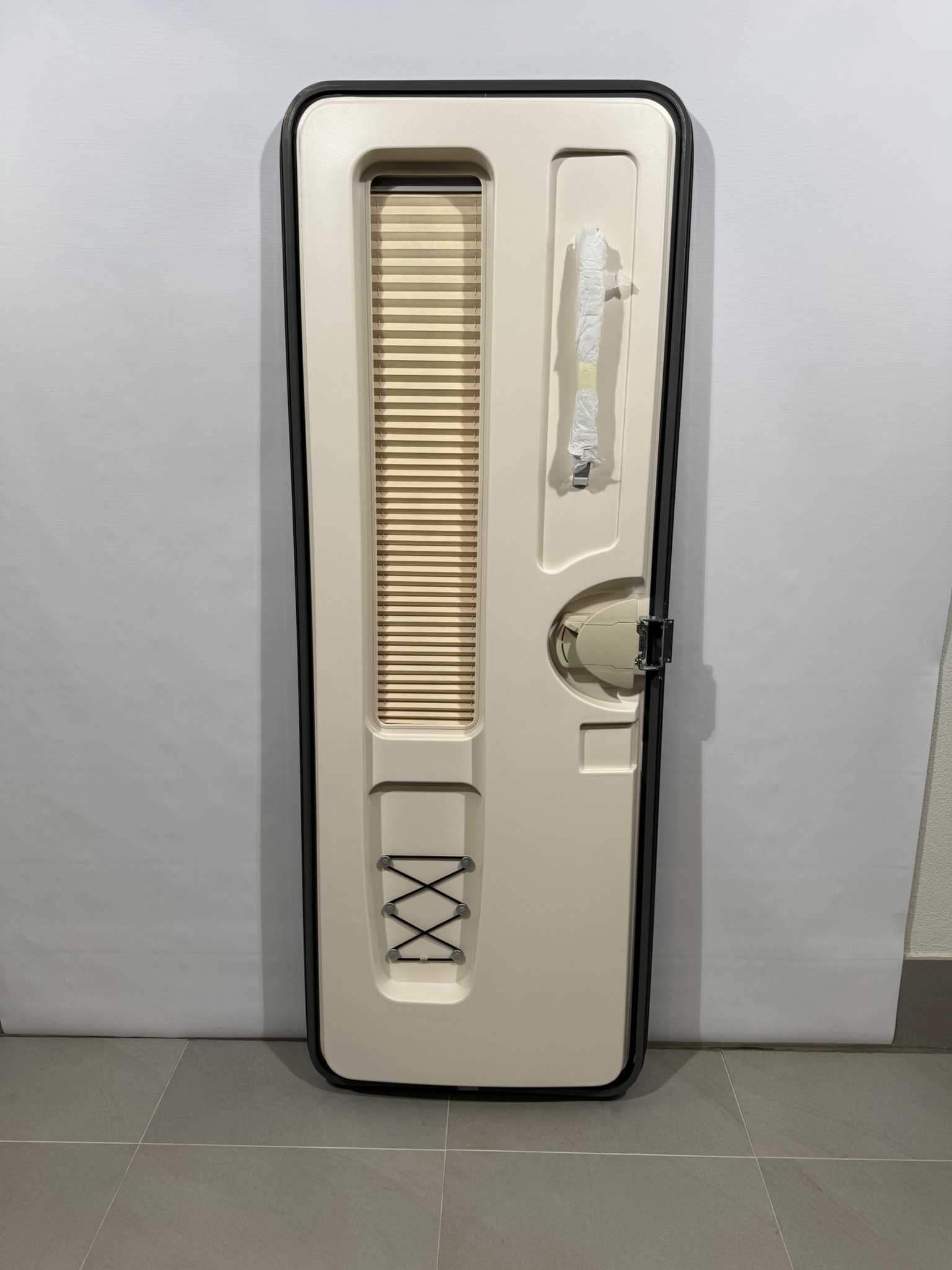 Hymer Aufbautür champagner 1920x700mm mit Fenster – Bild 7