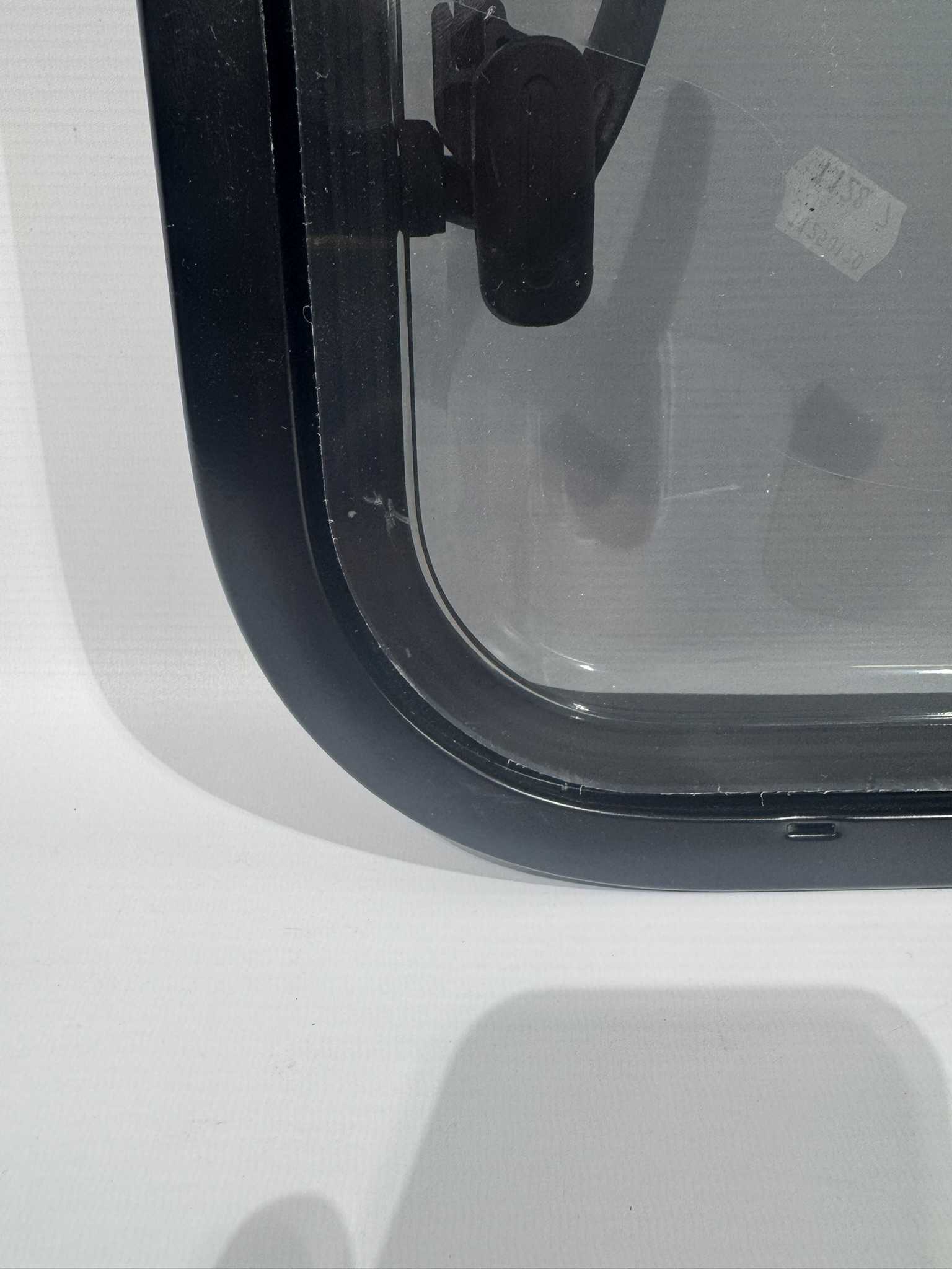 Dometic S7P Ausstellfenster 650x450mm schwarz – Bild 5