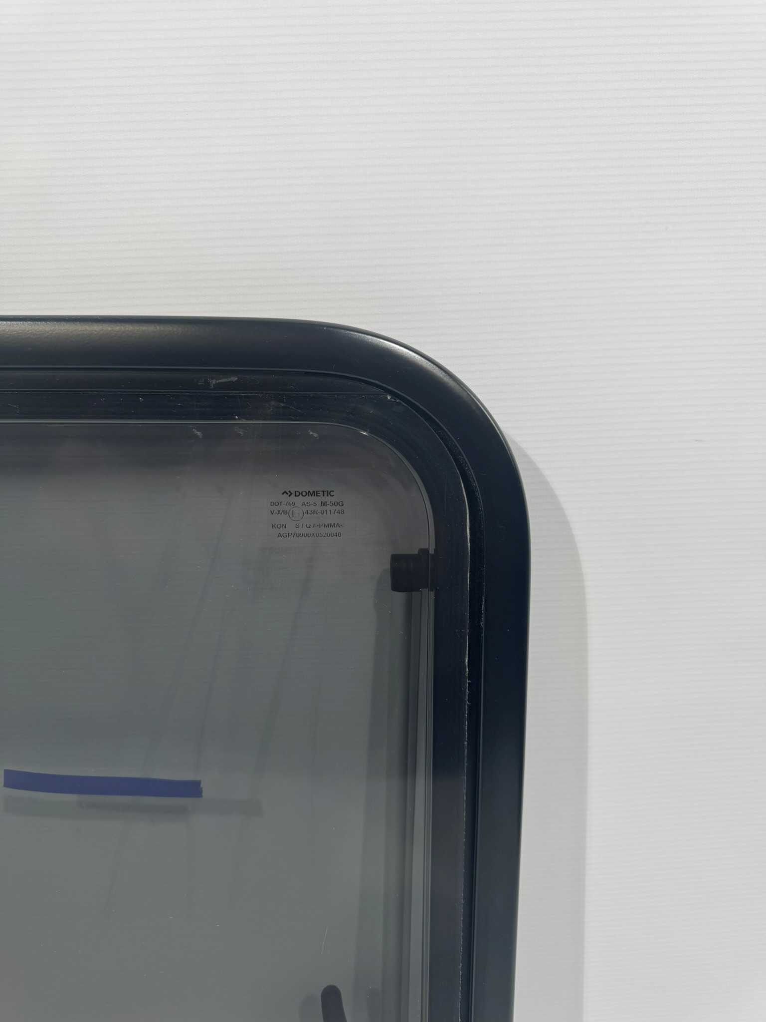 Dometic S7P Ausstellfenster 900x520mm schwarz – Bild 3
