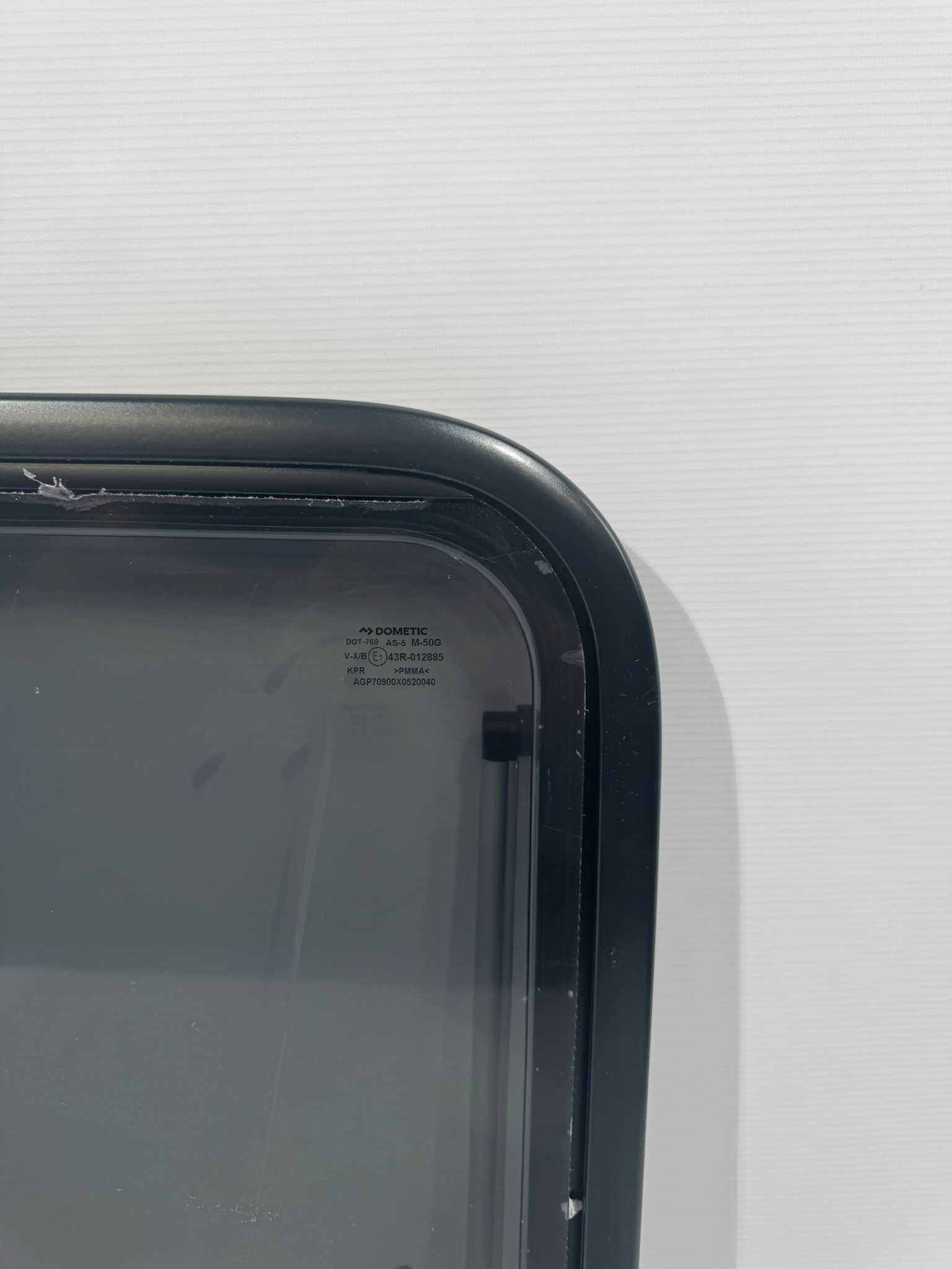 Dometic S7P Ausstellfenster 900x520mm schwarz – Bild 3