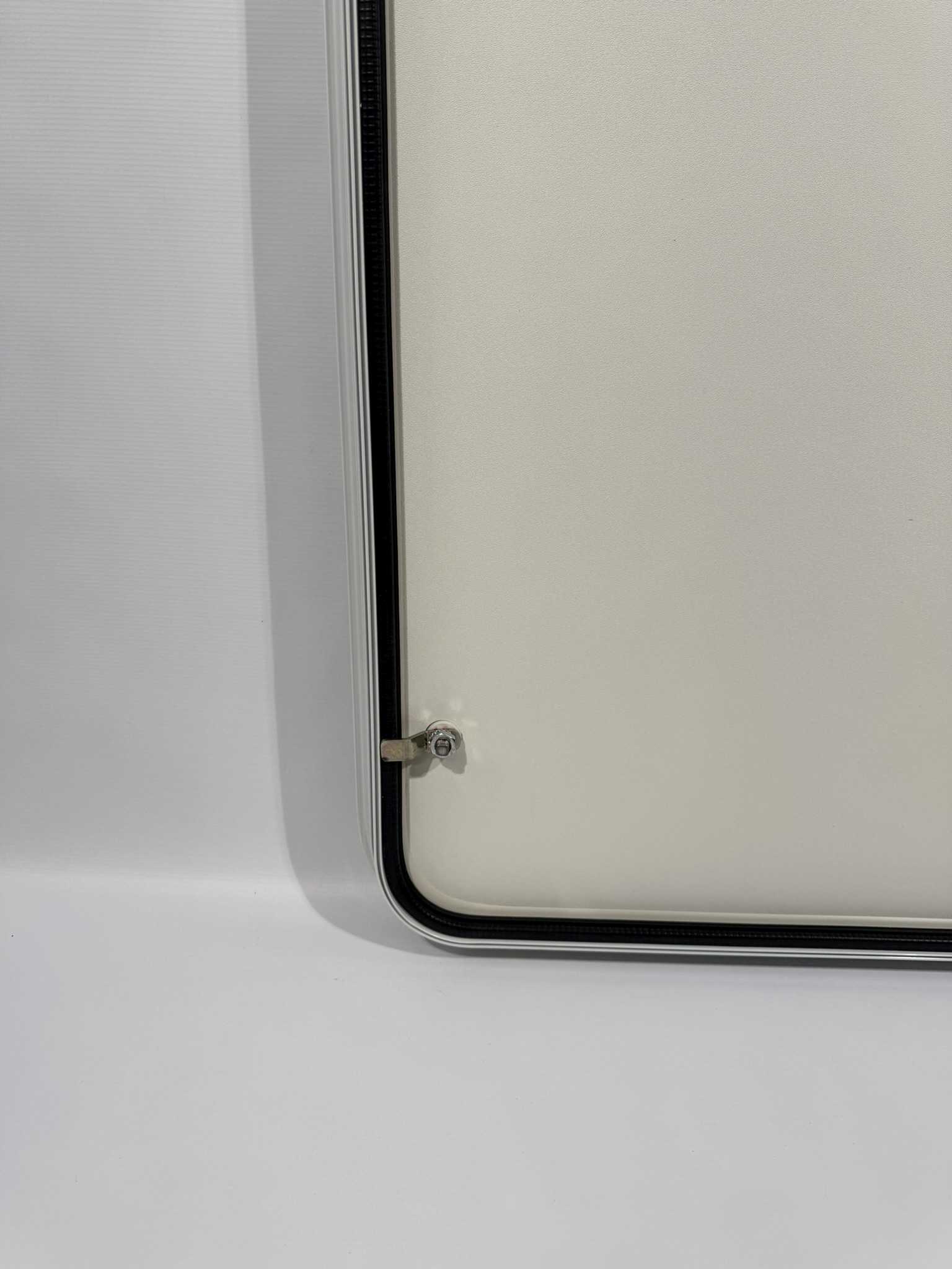 Serviceklappe / Stauraumklappe Wohnwagen / Wohnmobil 700x1120mm weiß – Bild 7