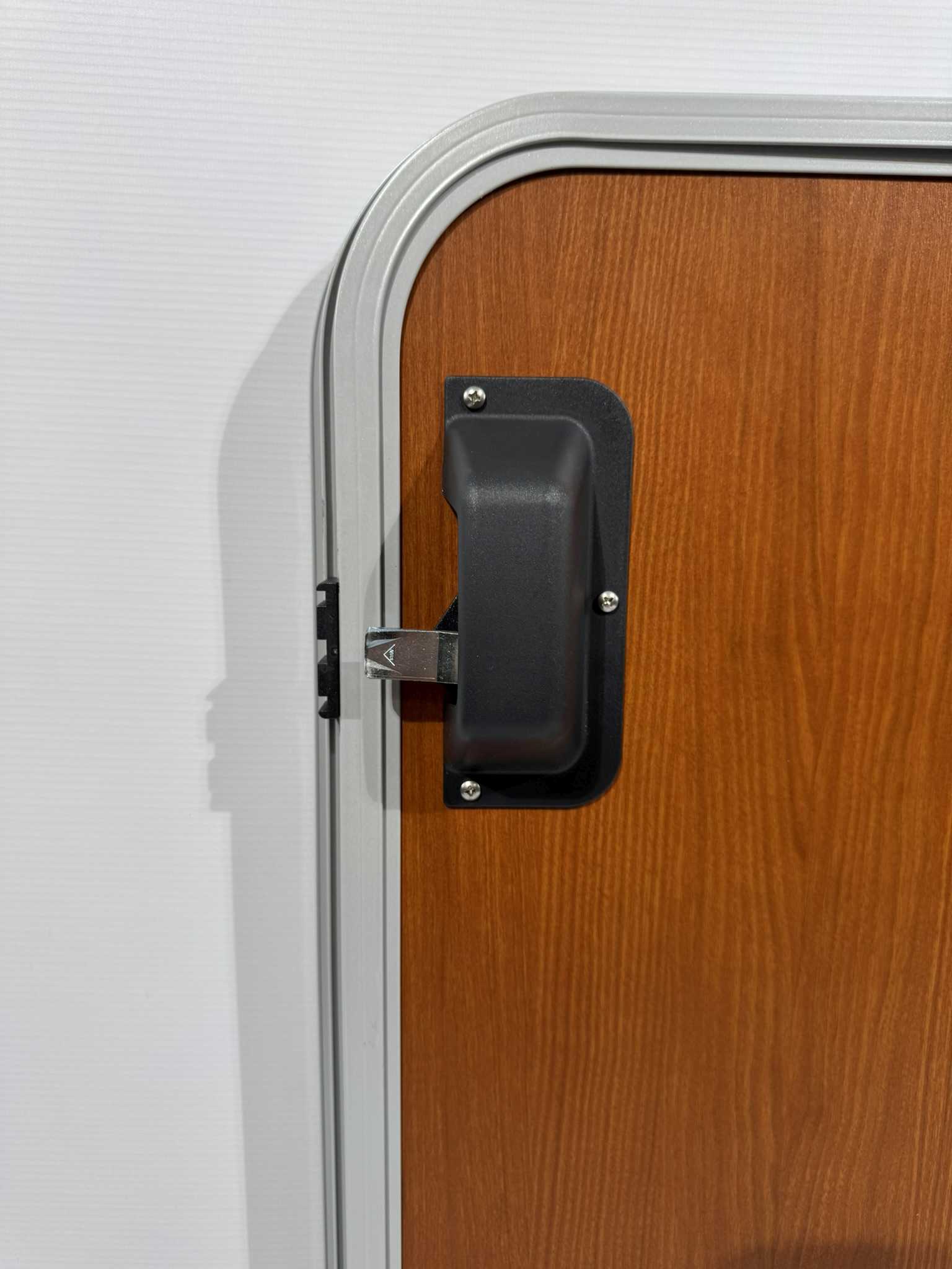Serviceklappe / Stauraumklappe Wohnwagen / Wohnmobil 750x867mm weiß/grau – Bild 7