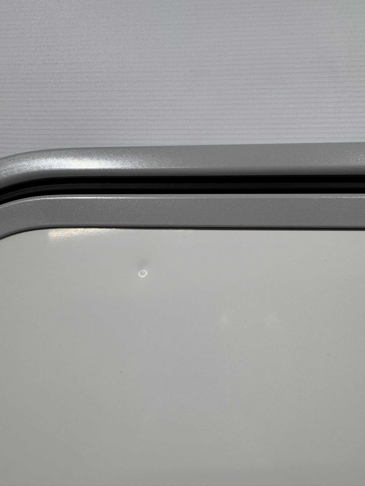 Serviceklappe / Stauraumklappe Wohnwagen / Wohnmobil 750x867mm weiß/grau – Bild 4