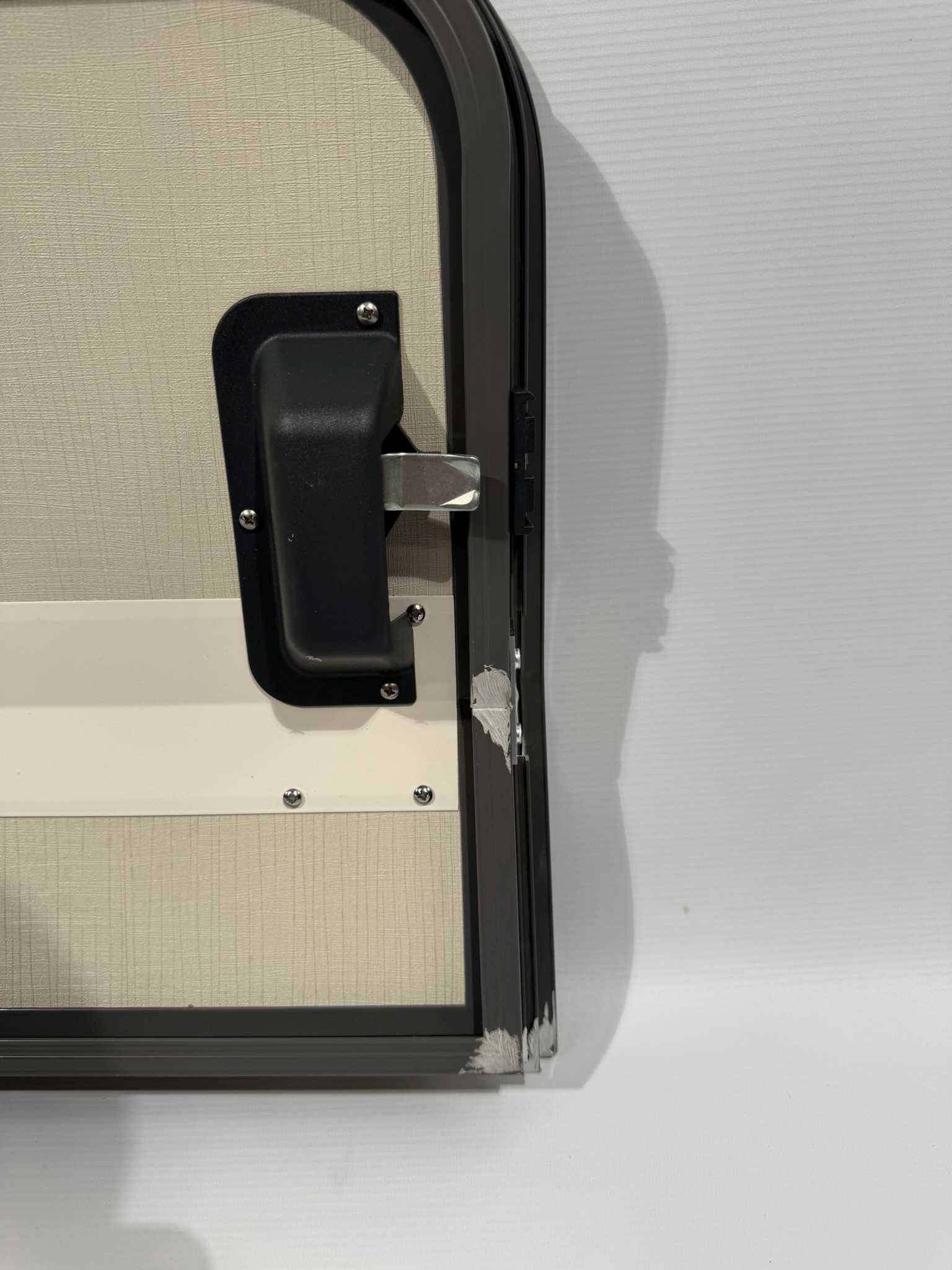 Serviceklappe / Stauraumklappe Wohnwagen / Wohnmobil 950x423mm weiß/grau – Bild 7