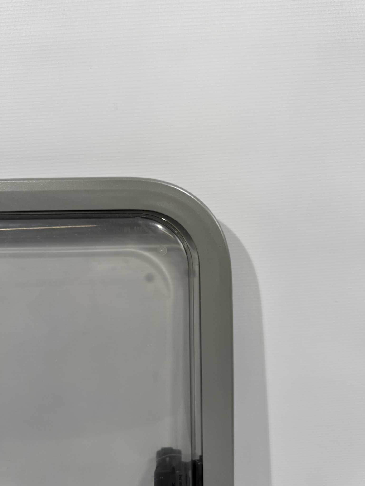 Dometic S7 Schiebefenster 900x600mm hellgrau – Bild 4
