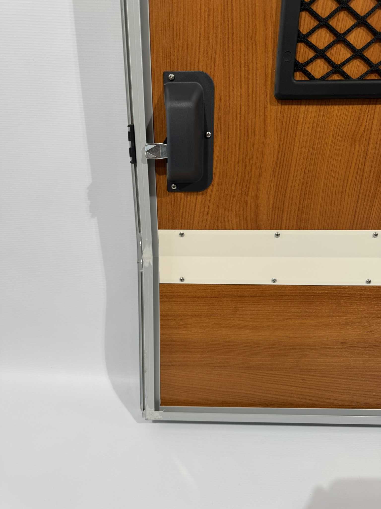 Serviceklappe / Stauraumklappe 690x1206mm Wohnwagen / Wohnmobil grau/silber – Bild 10