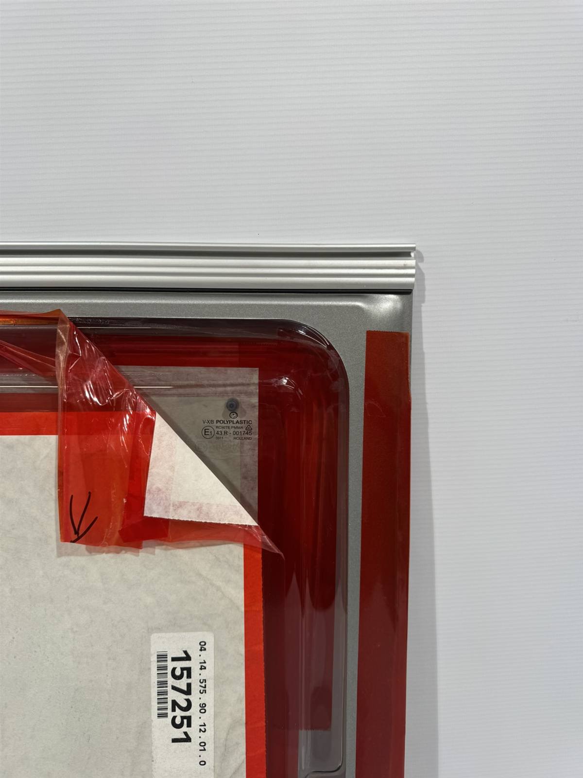 Polyplastic Ausstellscheibe 800x450mm – Bild 3
