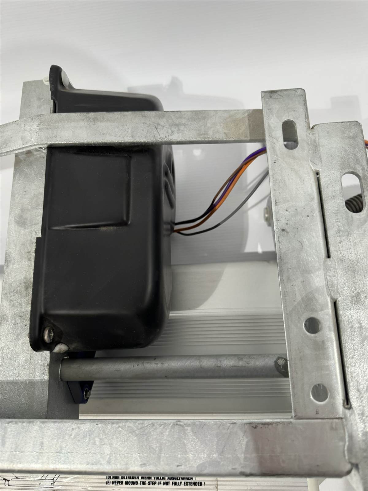 Hymer Trittstufe Omnistep elektrisch – Bild 6