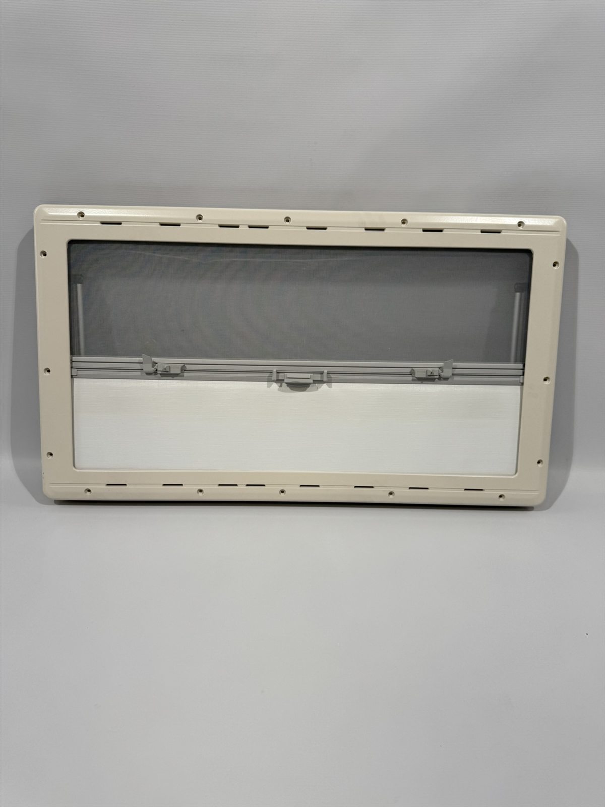 Seitz S4 Ausstellfenster 900x500mm grau – Bild 6