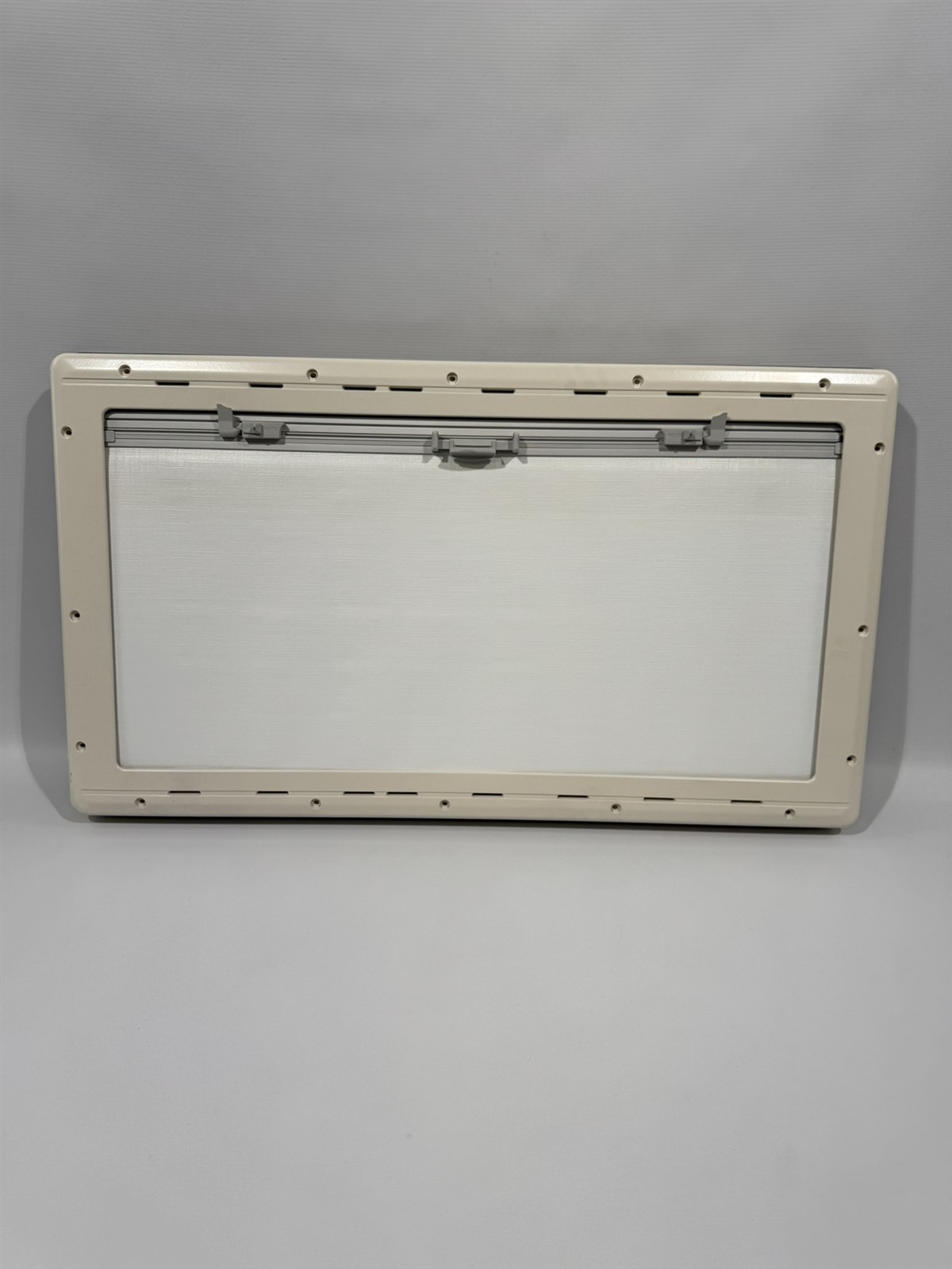 Seitz S4 Ausstellfenster 900x500mm grau – Bild 8