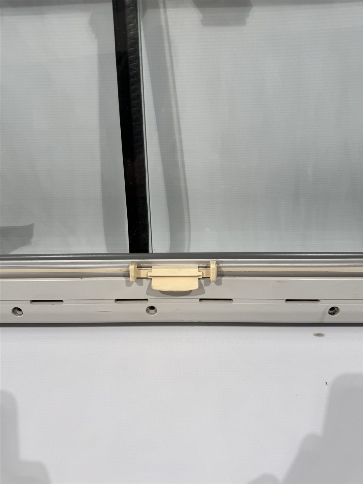 Seitz Echtglas Schiebefenster 900x450mm – Bild 14