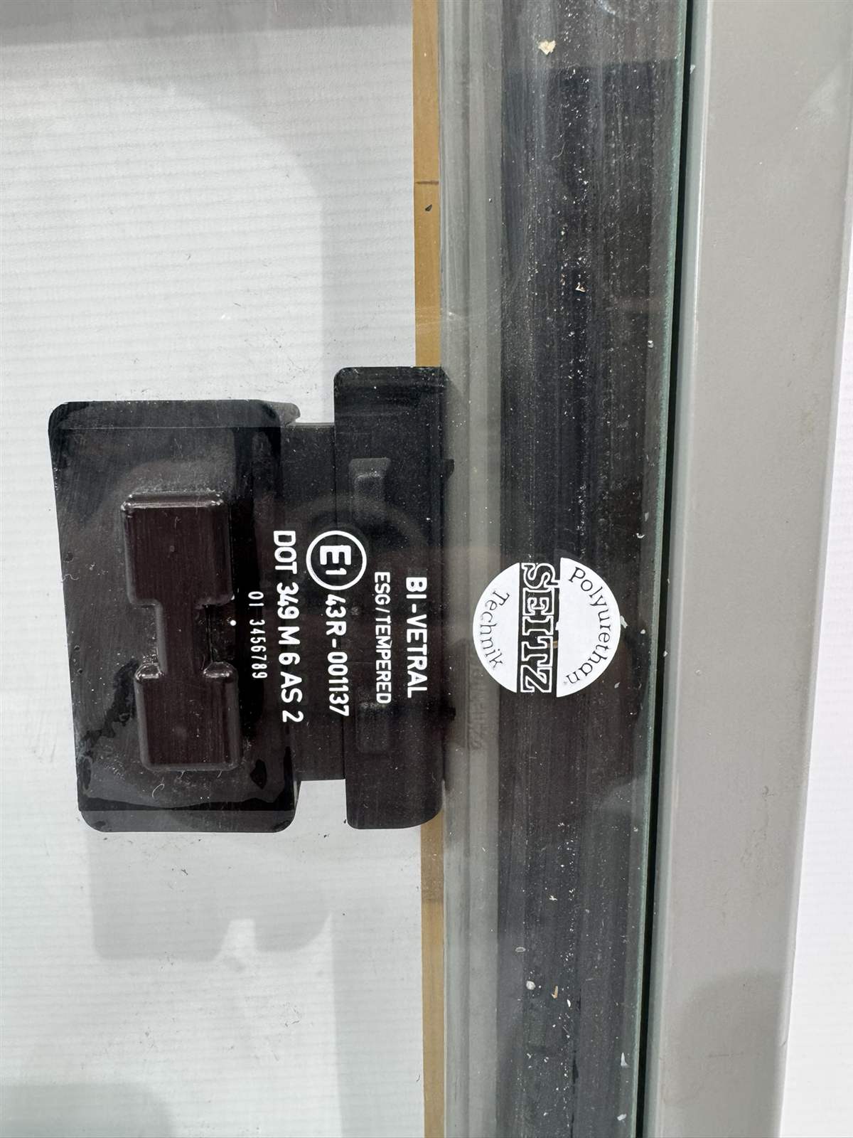 Seitz Echtglas Schiebefenster 900x450mm – Bild 2