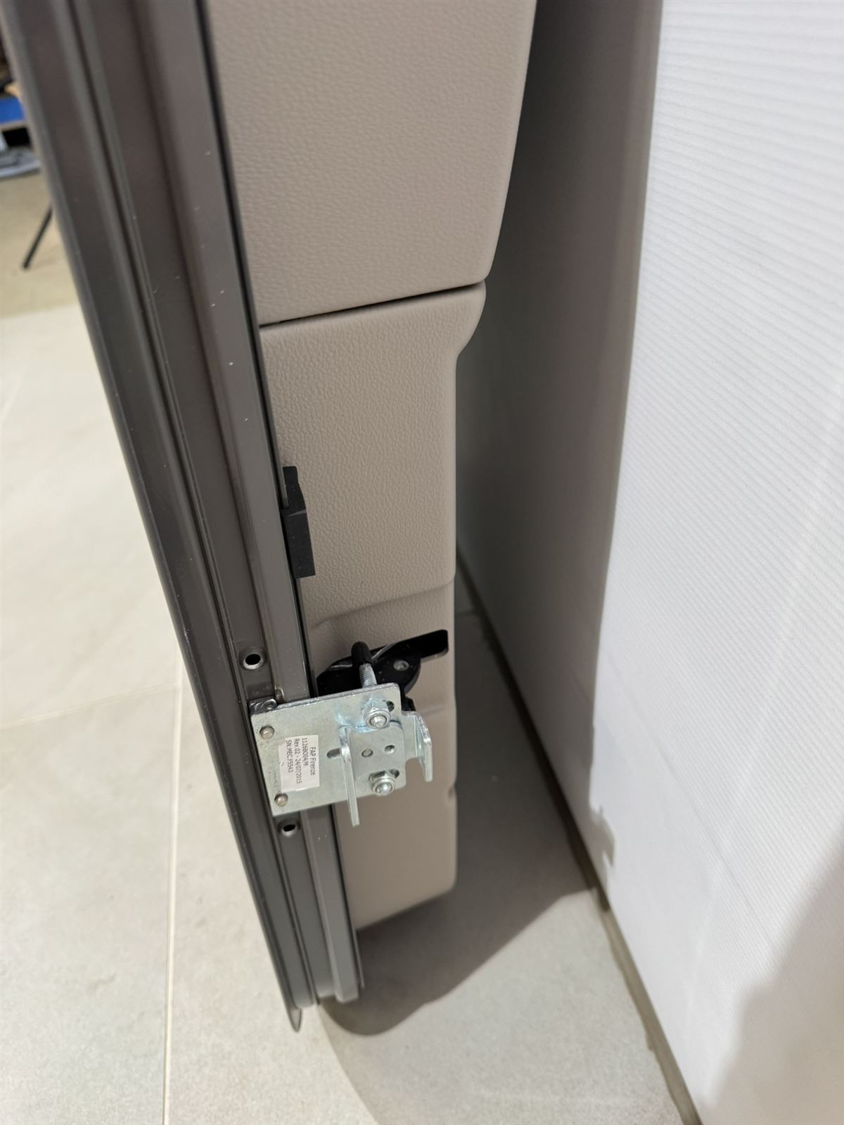 Hymer Fahrerhaustür 700x1665mm mit Fenster – Bild 8